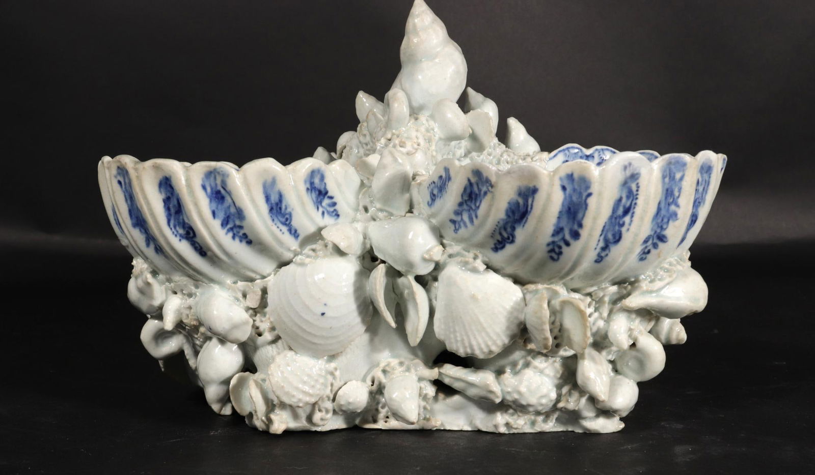 Bow Porcelain Underglaze Blue & White Shell Sweetmeat Stand - 9