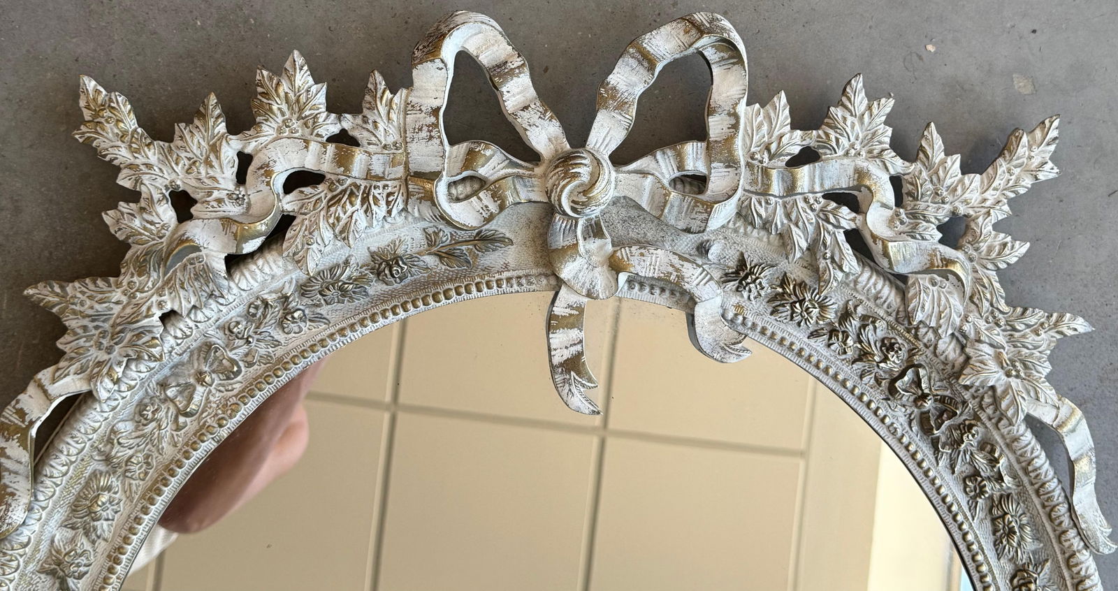 Late 19th Century Round French Rococo Gilted & White Bronze Wall Mirror - 12