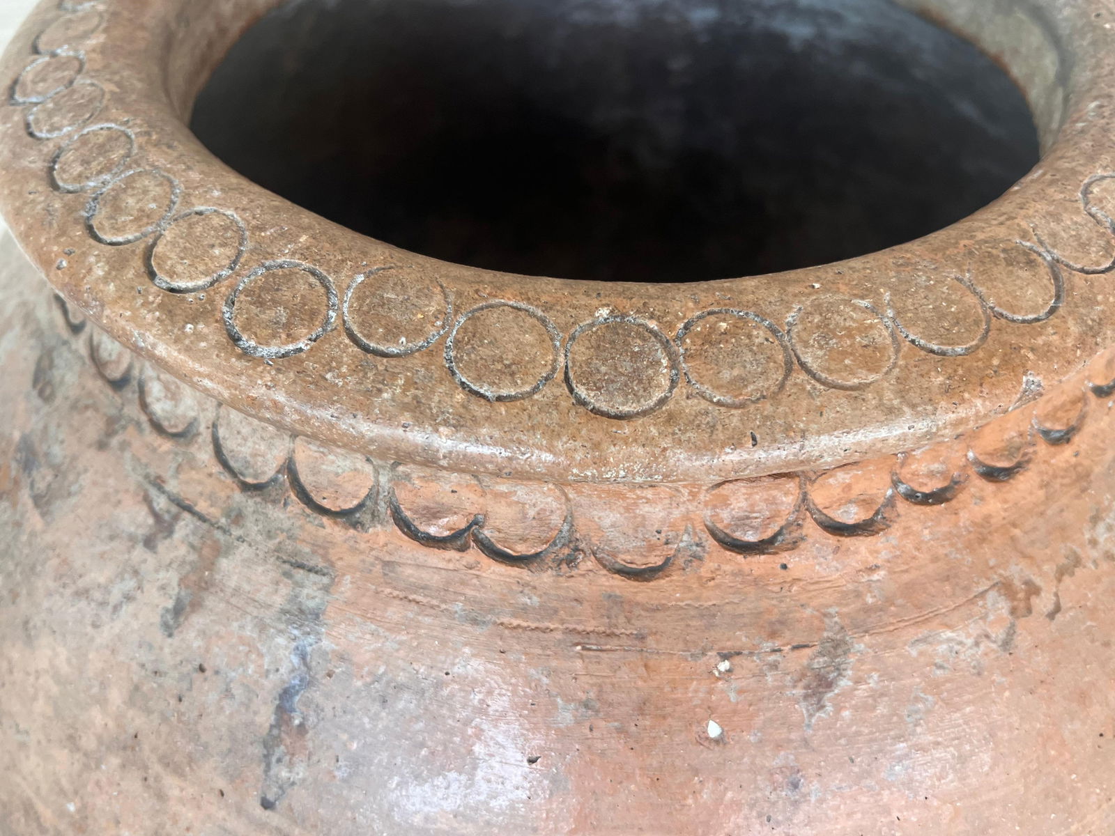 16th Century Spanish Terracotta Vase - 14