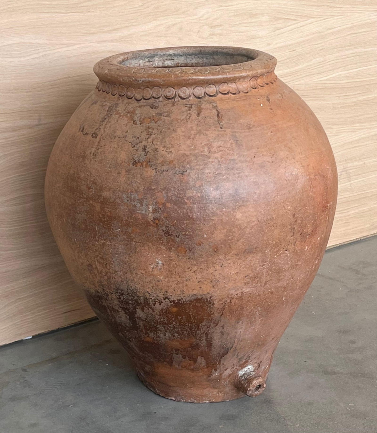 16th Century Spanish Terracotta Vase - 4