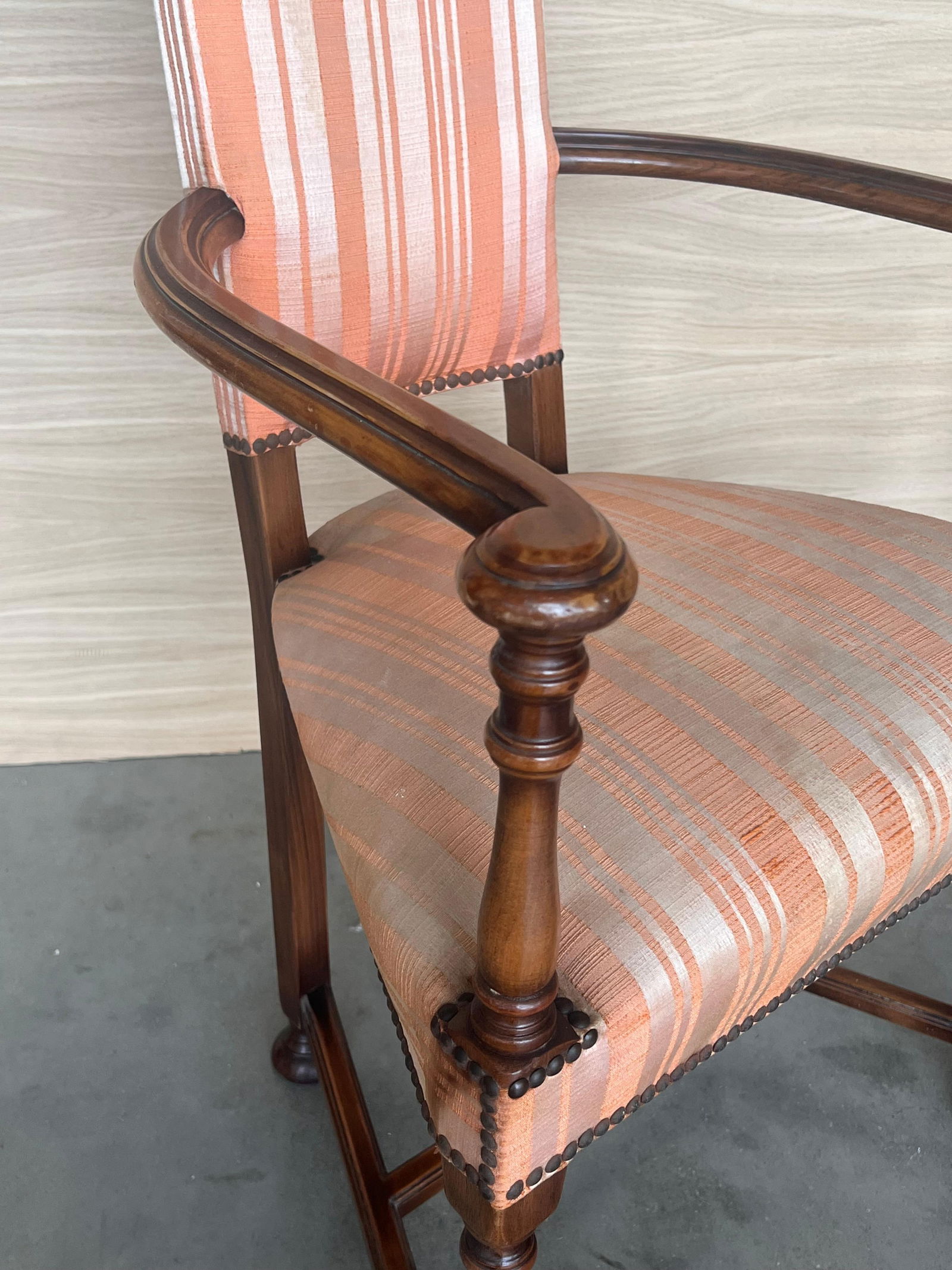 Mid 20th Century Pair of Spanish Armchairs with High Back signed by Valenti - 12