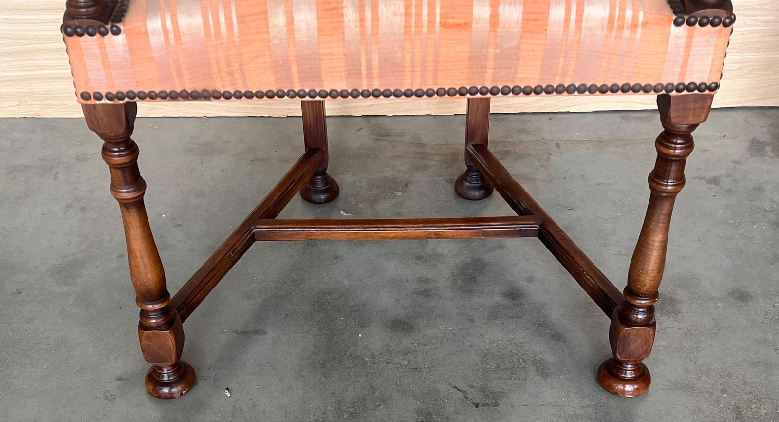 Mid 20th Century Pair of Spanish Armchairs with High Back signed by Valenti - 13