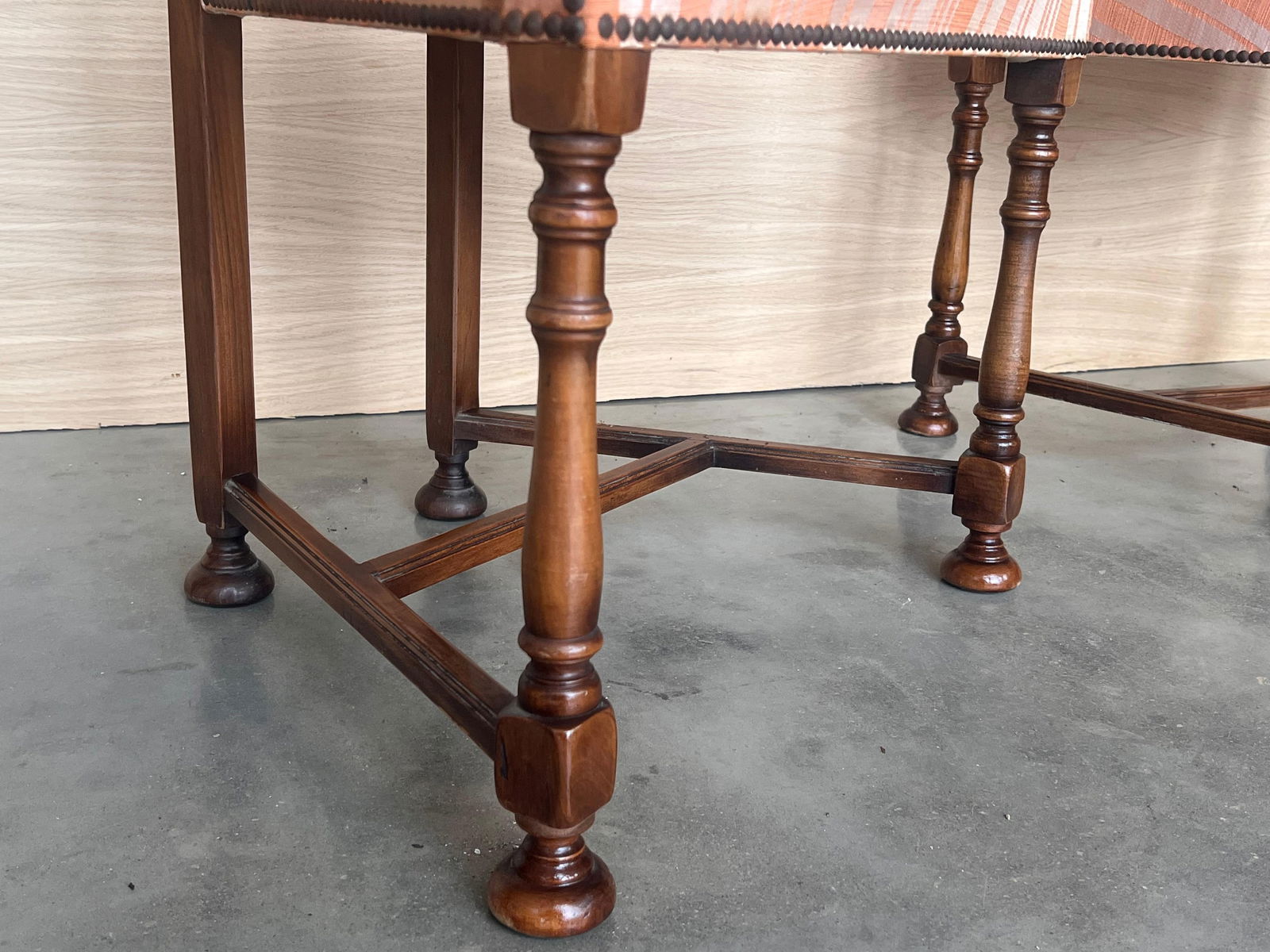 Mid 20th Century Pair of Spanish Armchairs with High Back signed by Valenti - 14