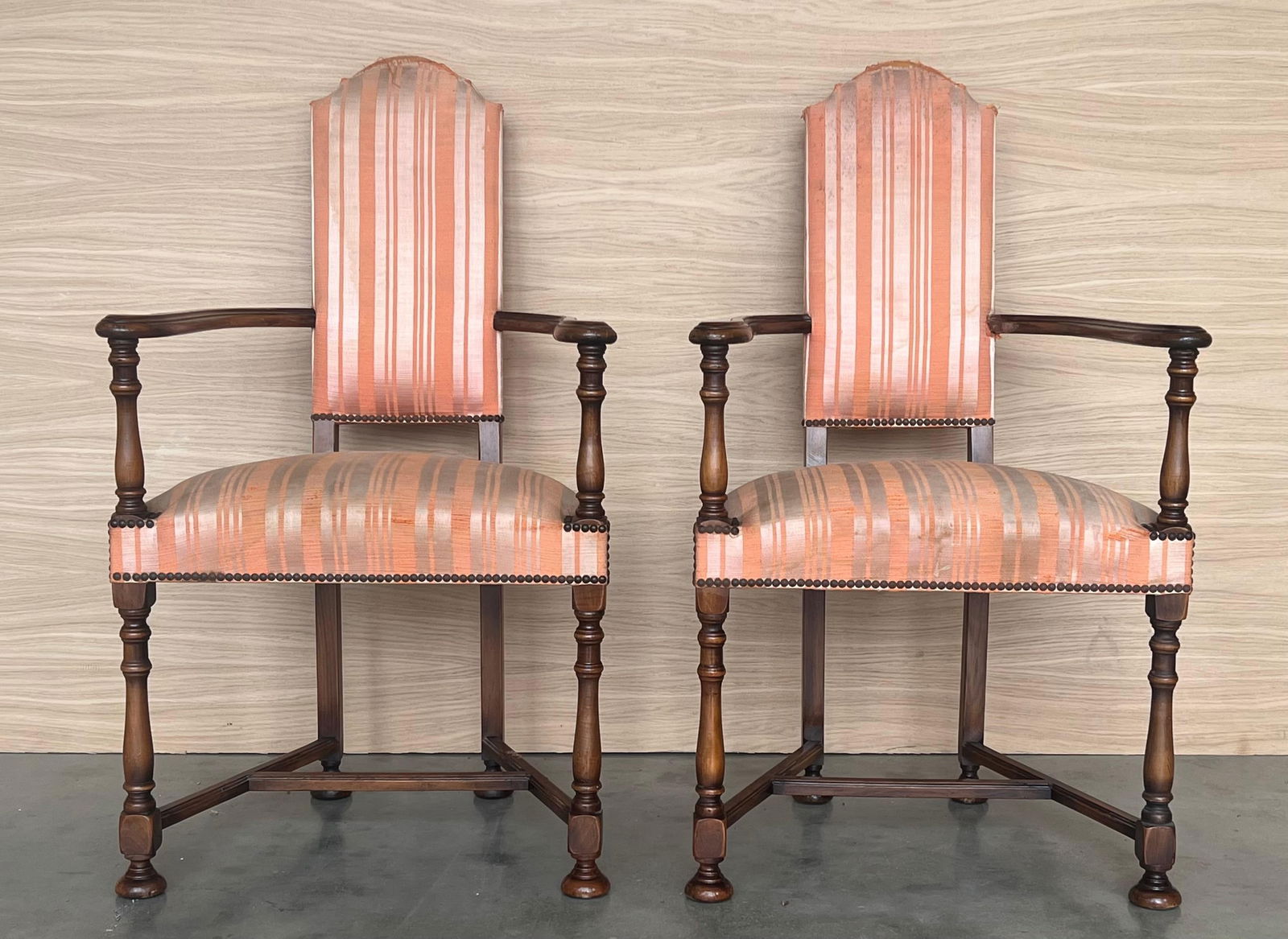 Mid 20th Century Pair of Spanish Armchairs with High Back signed by Valenti - 16