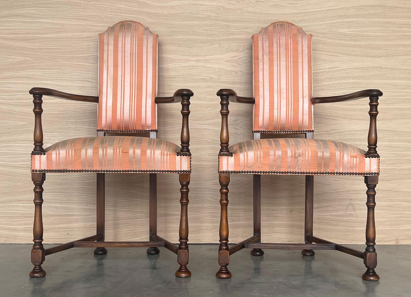 Mid 20th Century Pair of Spanish Armchairs with High Back signed by Valenti - 18