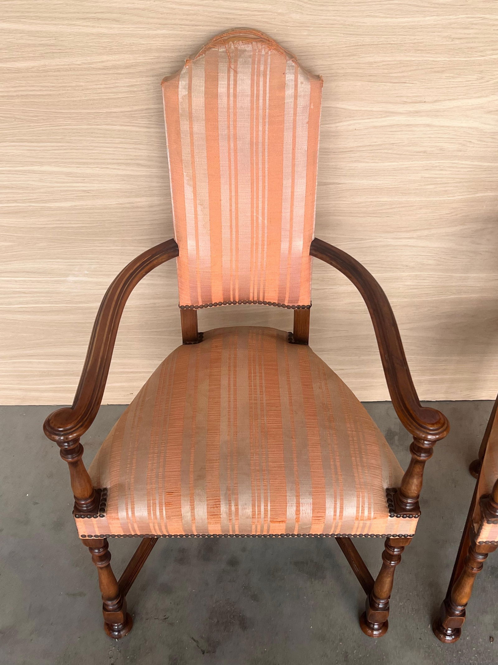 Mid 20th Century Pair of Spanish Armchairs with High Back signed by Valenti - 5