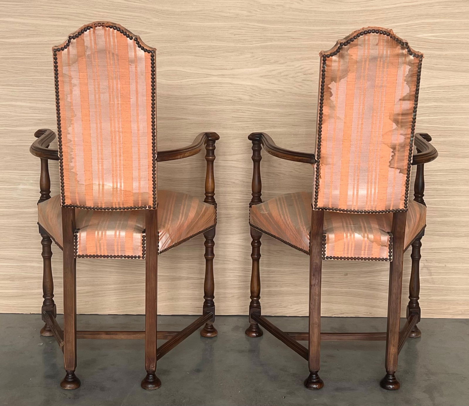 Mid 20th Century Pair of Spanish Armchairs with High Back signed by Valenti - 6
