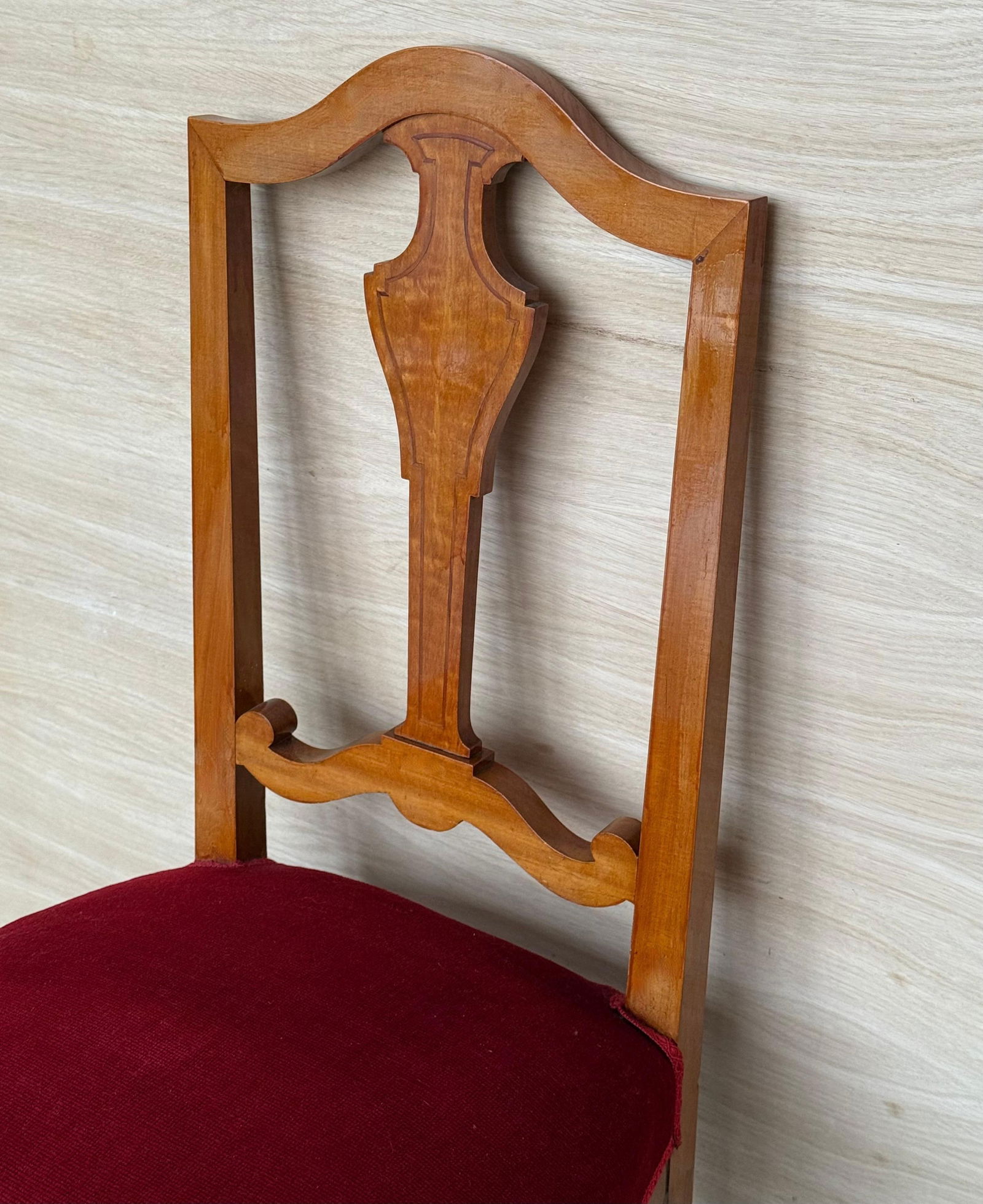 Early 20th Century Late Victorian Oak Ladderback Dining Side Chair with Red Velvet Seat - 11