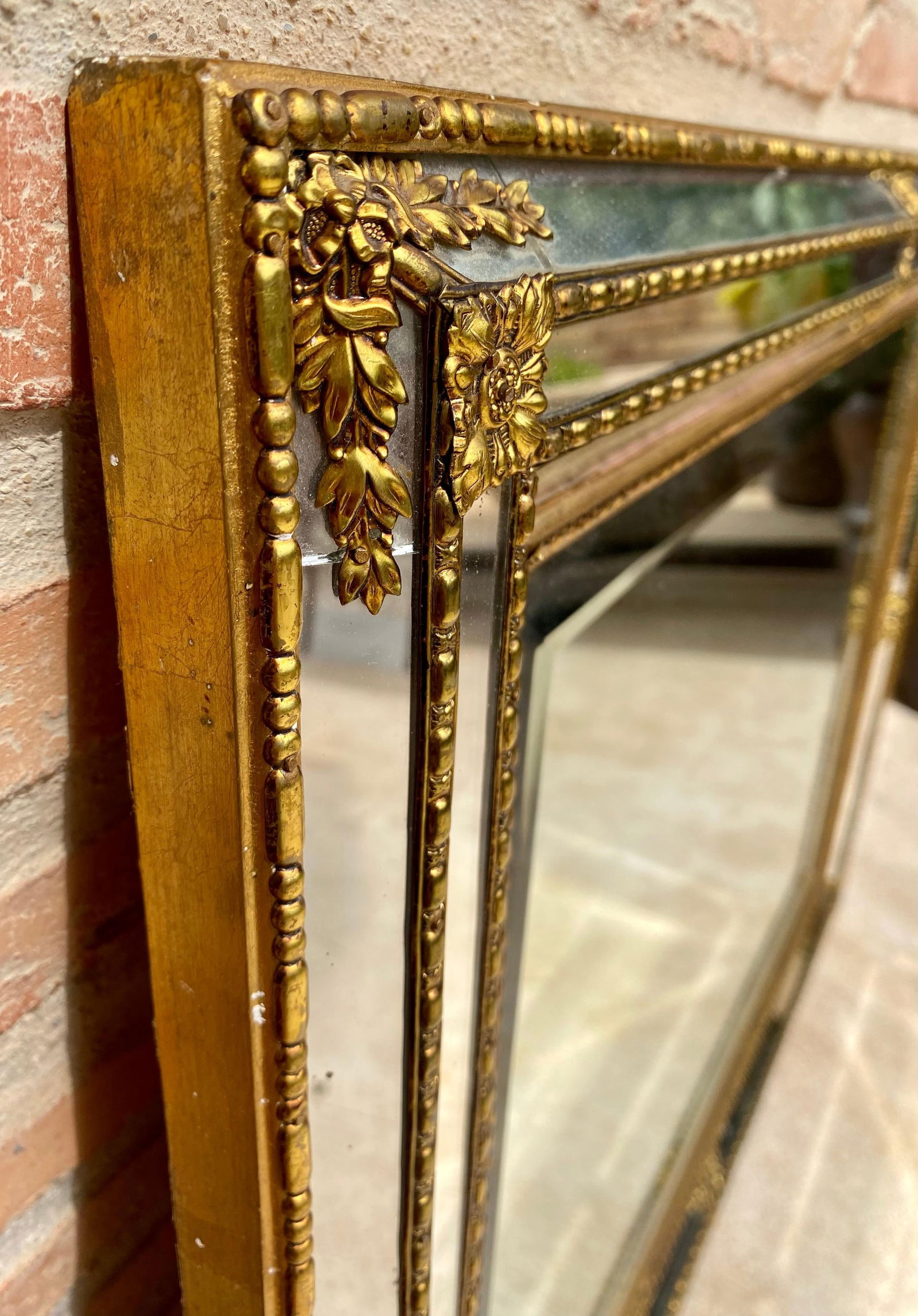 French Directoire Gilded Carved Wood Wall Mirror, 1940s - 11