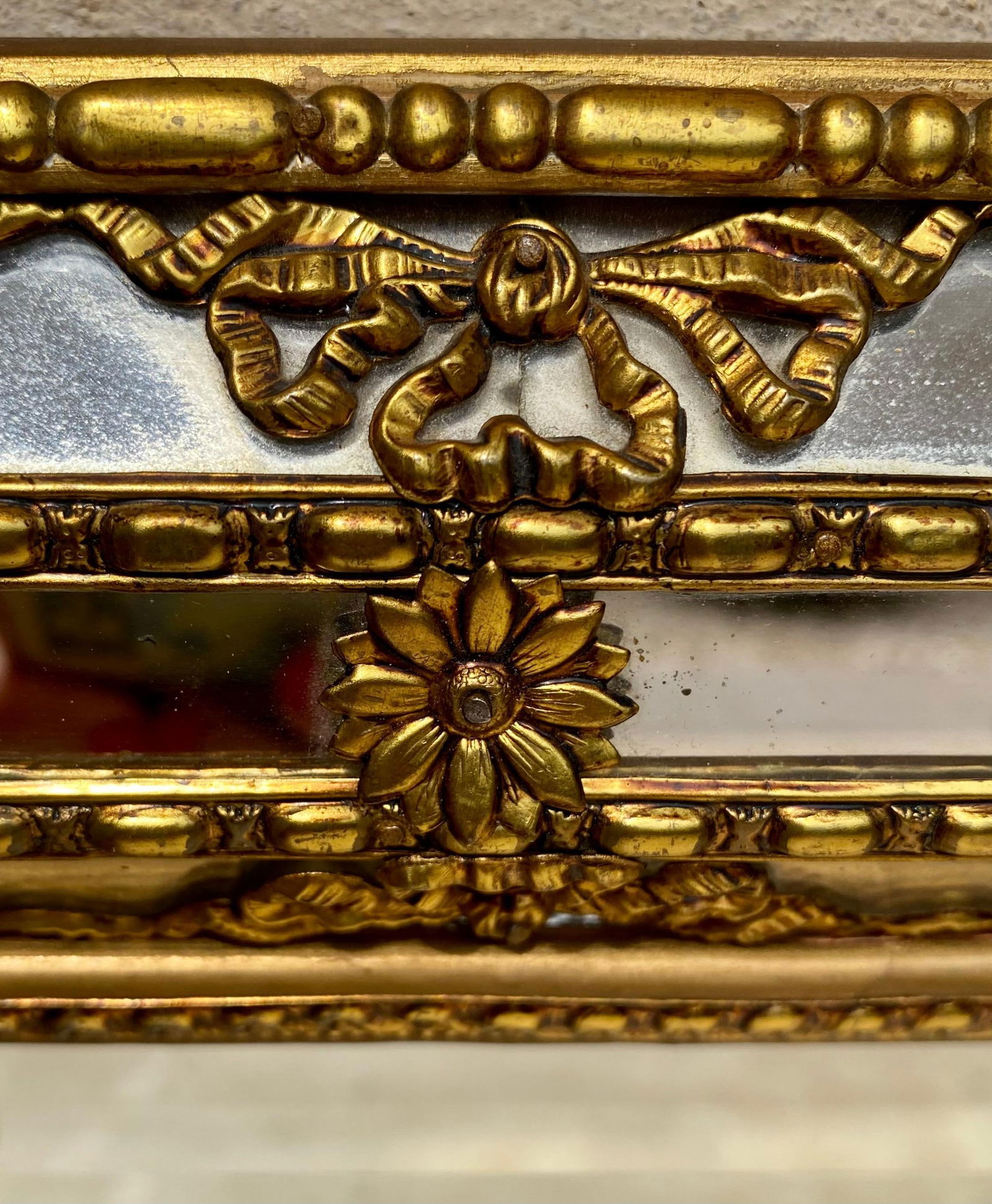 French Directoire Gilded Carved Wood Wall Mirror, 1940s - 6