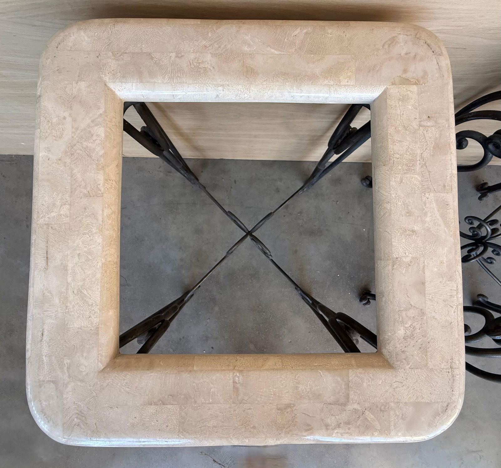 Early 20th Century Pair of Neoclassical Style Patinated Forged Iron Planter Stands with marble top - 6