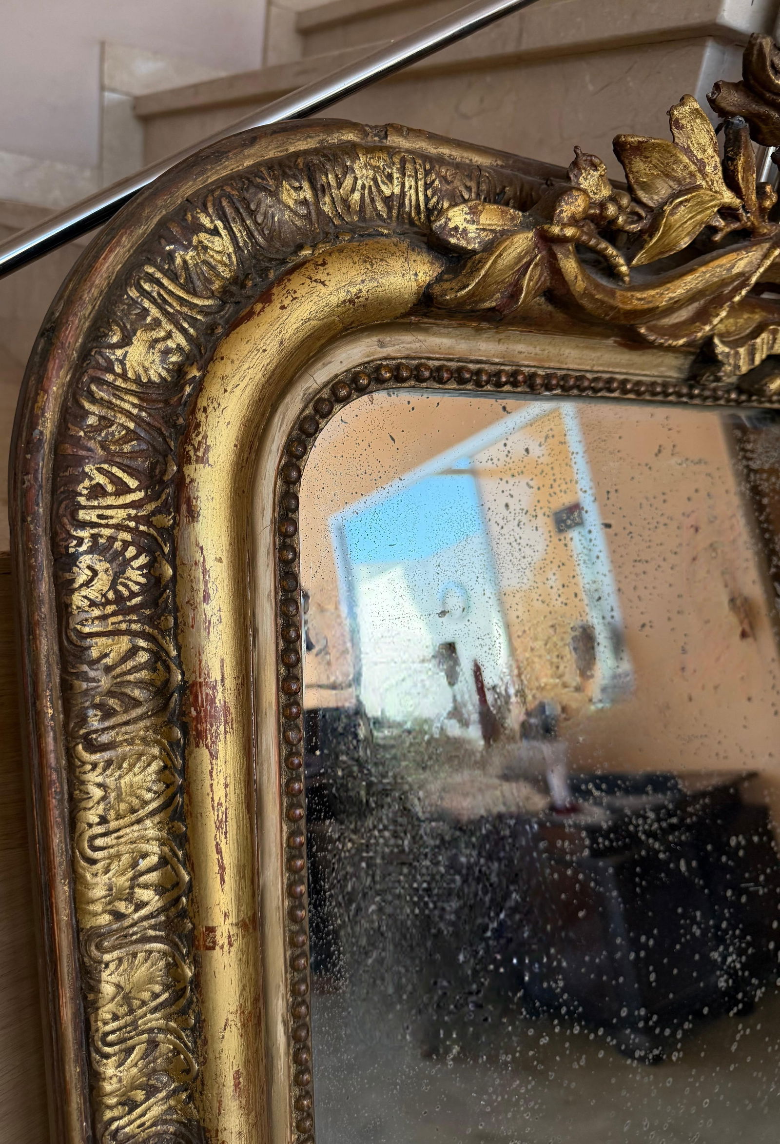 French 19th Century Large Vertical Gold Gilt Mirror with Floral crest - 3