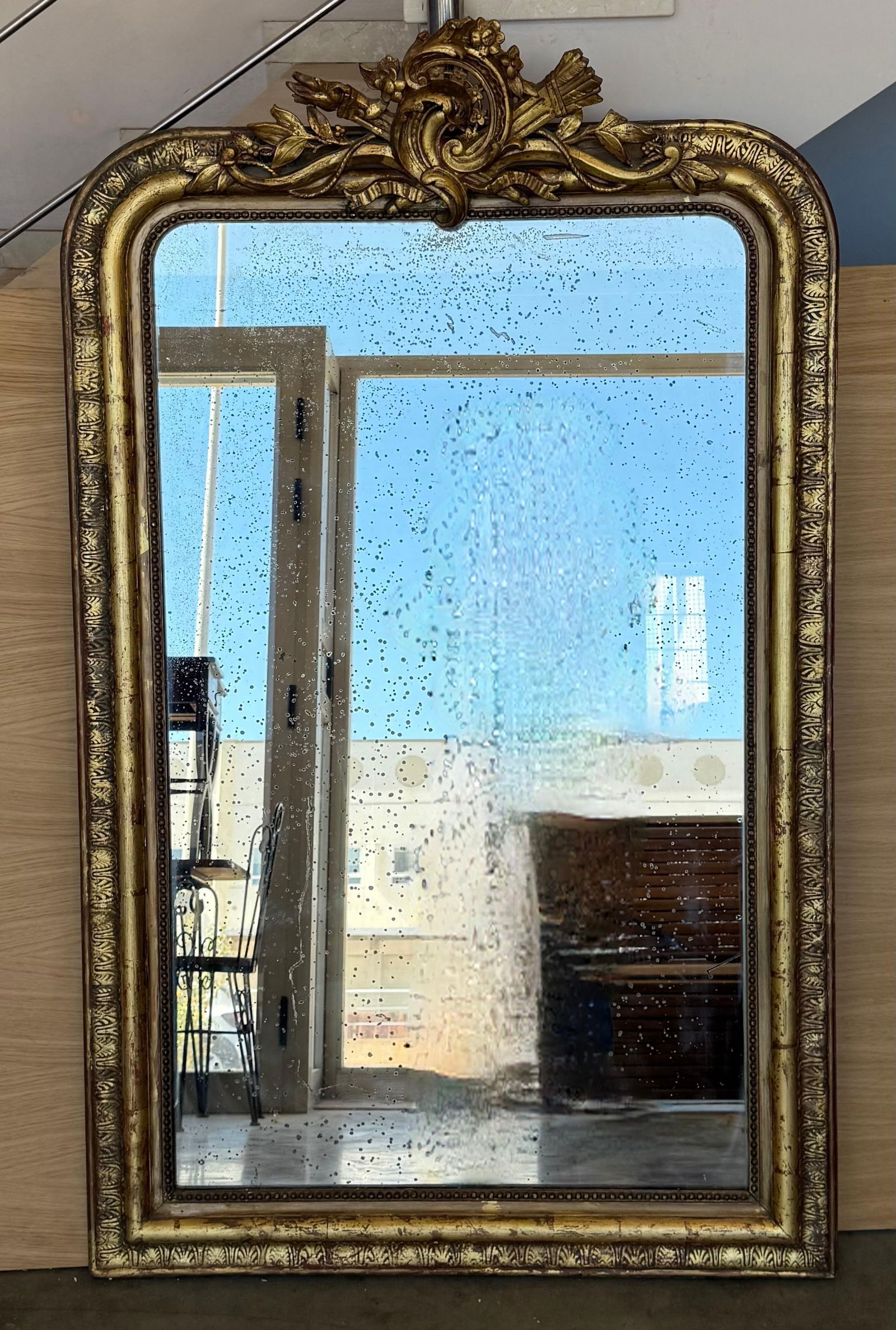 French 19th Century Large Vertical Gold Gilt Mirror with Floral crest - 7