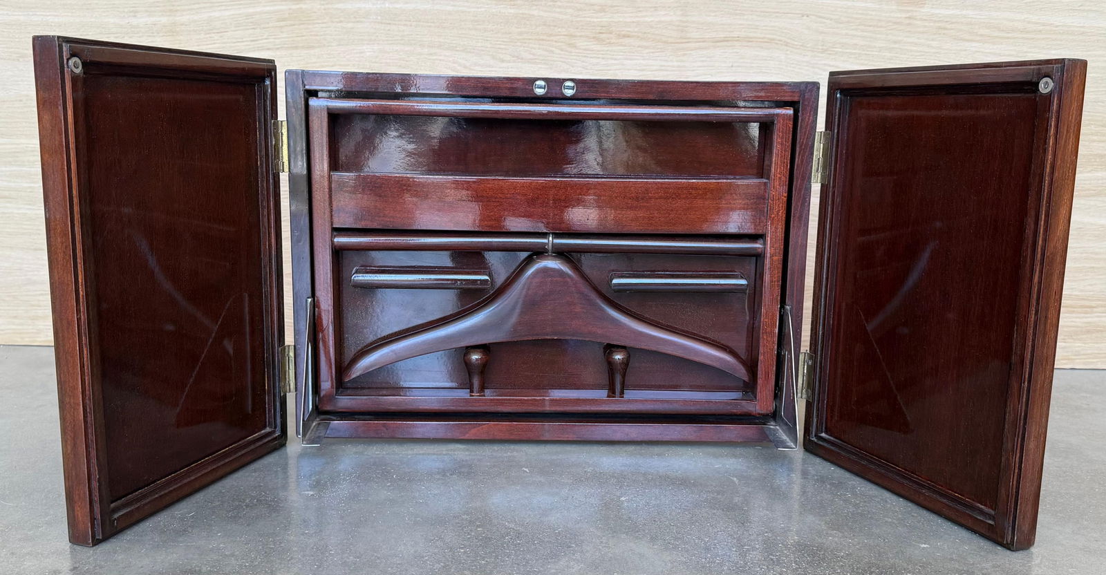 Mid Century Modern Italian Foldable Valet in Mahogany with Hanger - 3