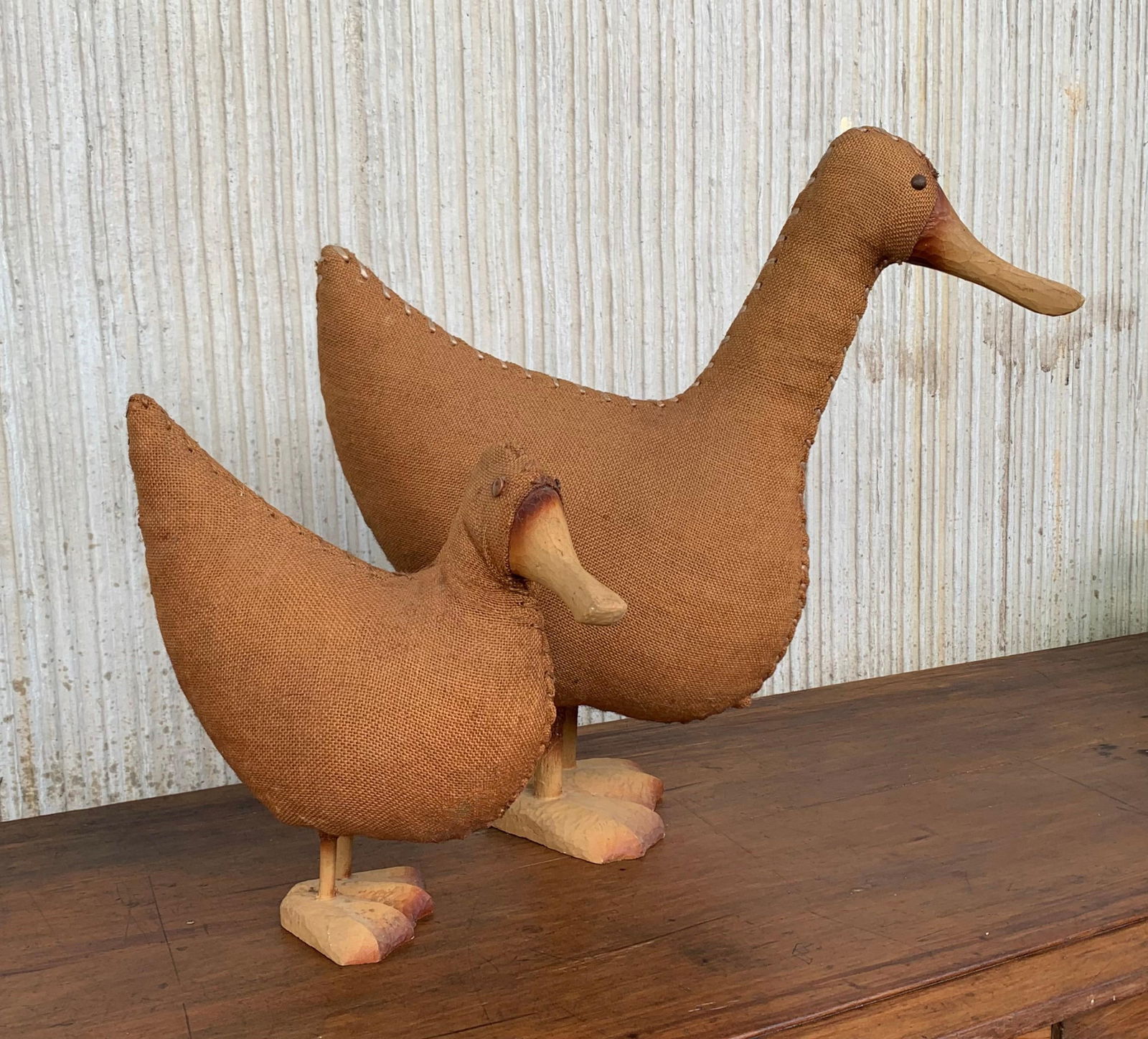 Midcentury Pair of Wicker Woven Ducks with Wood Details - 10