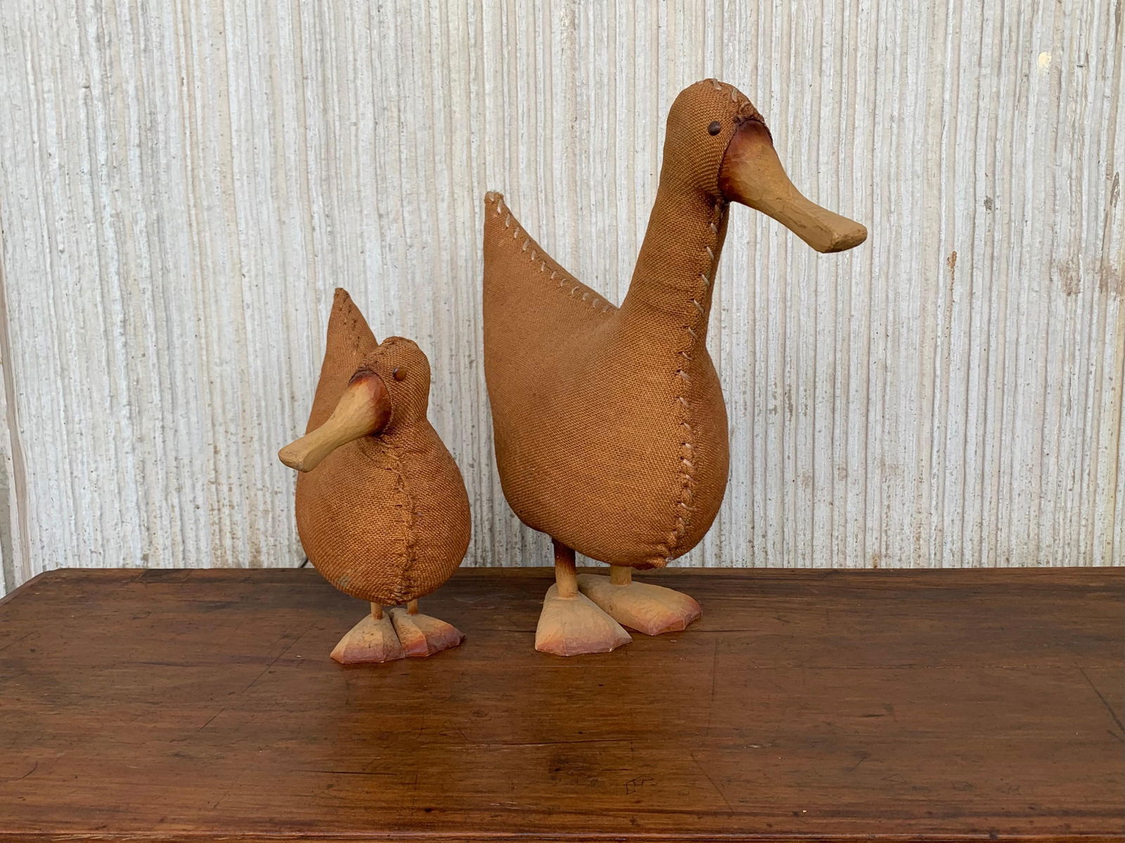 Midcentury Pair of Wicker Woven Ducks with Wood Details - 2