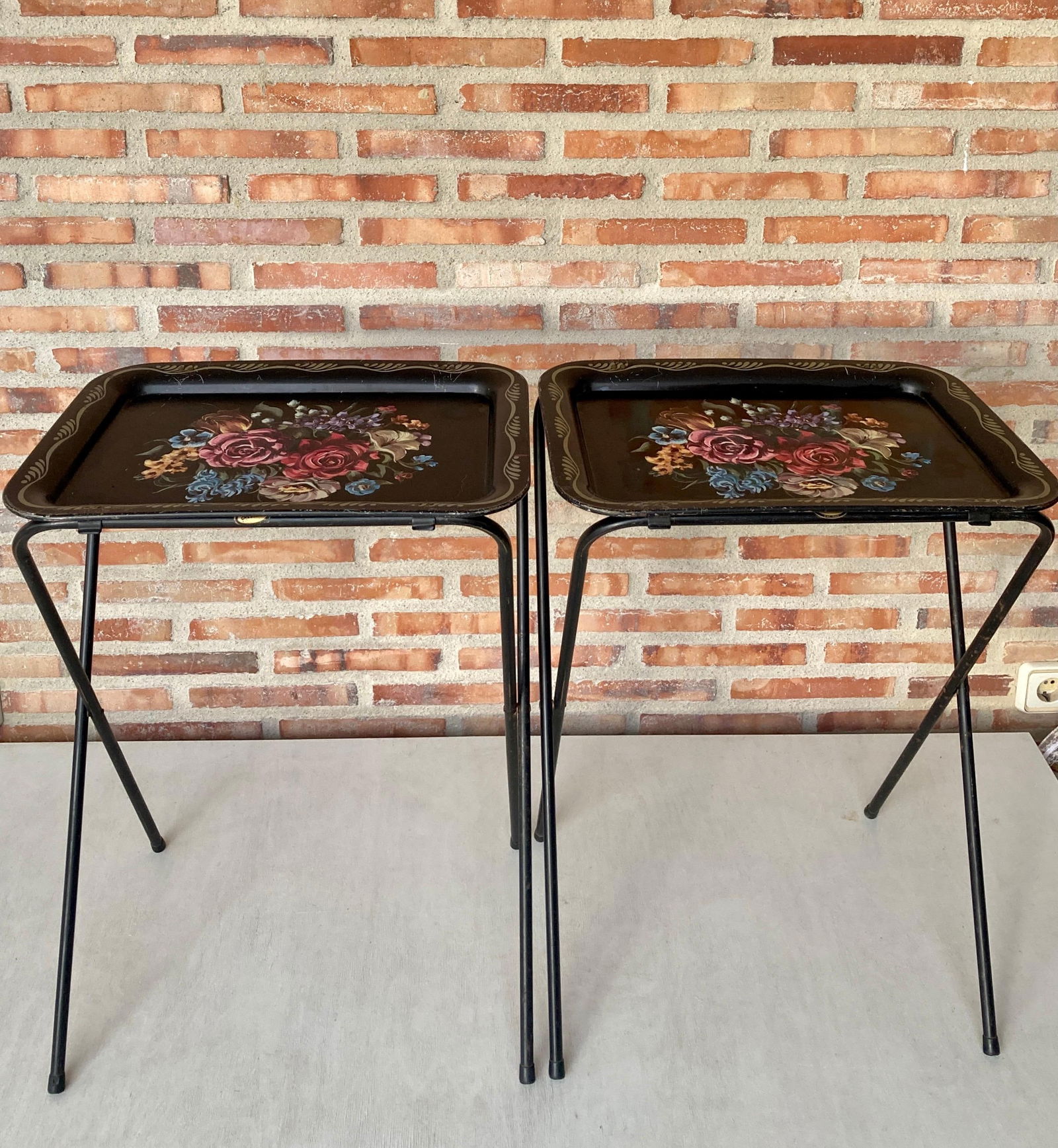 Early 20th Century Mid Century Modern Black Metal Serving Tray on Folding Stand by Crest Line - 18