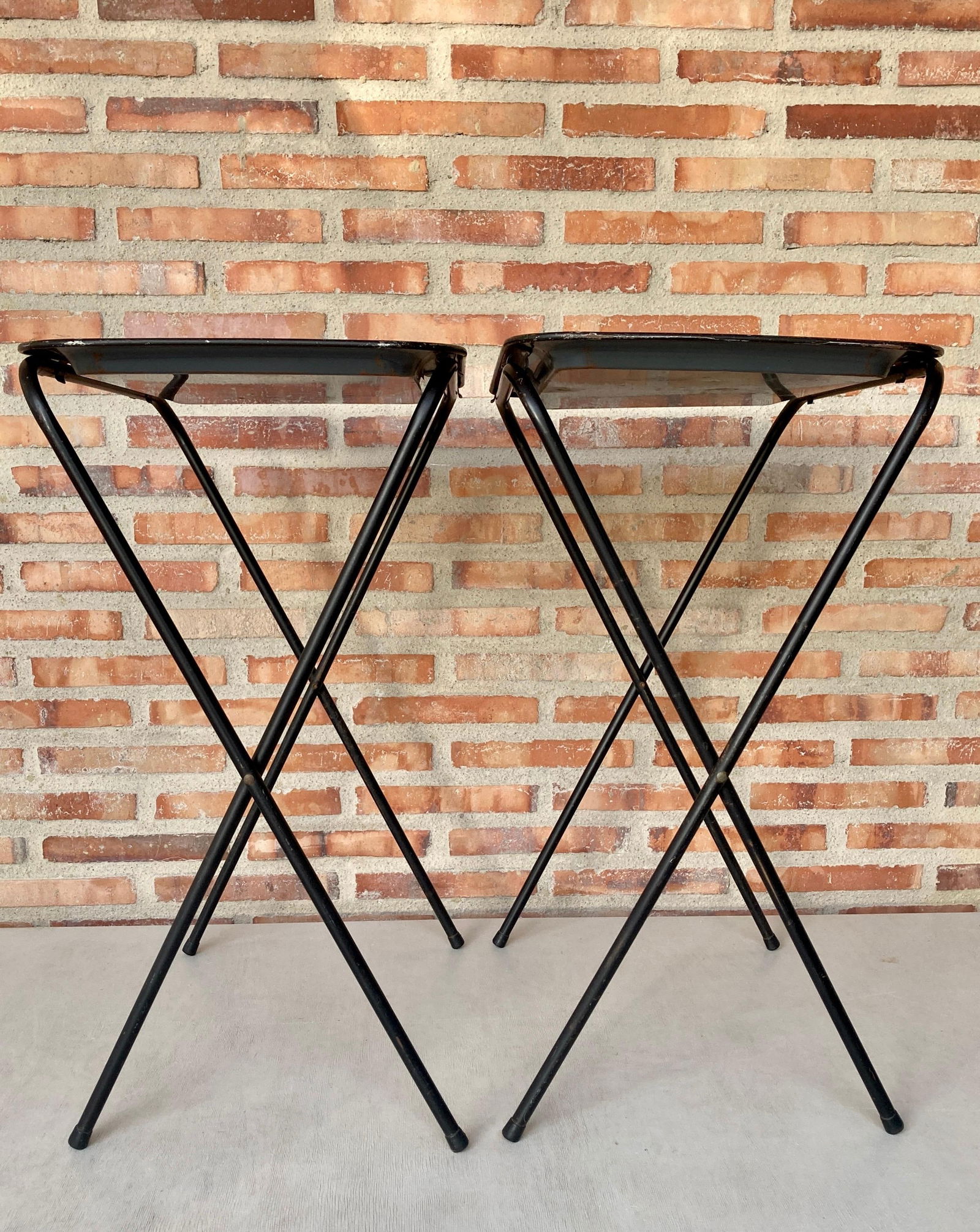 Early 20th Century Mid Century Modern Black Metal Serving Tray on Folding Stand by Crest Line - 6