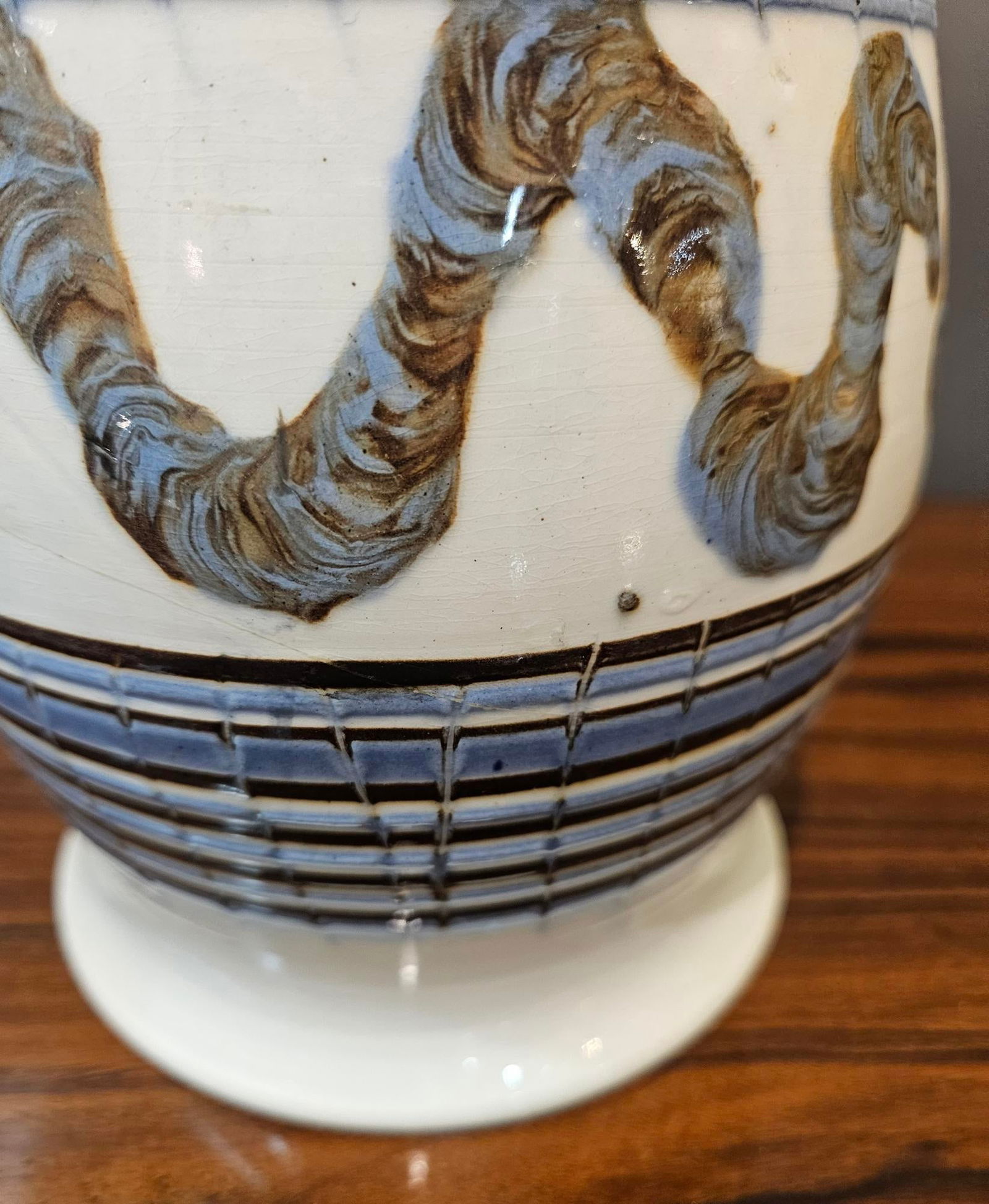 English Mocha Pottery Creamware Earthworm Jug - 2