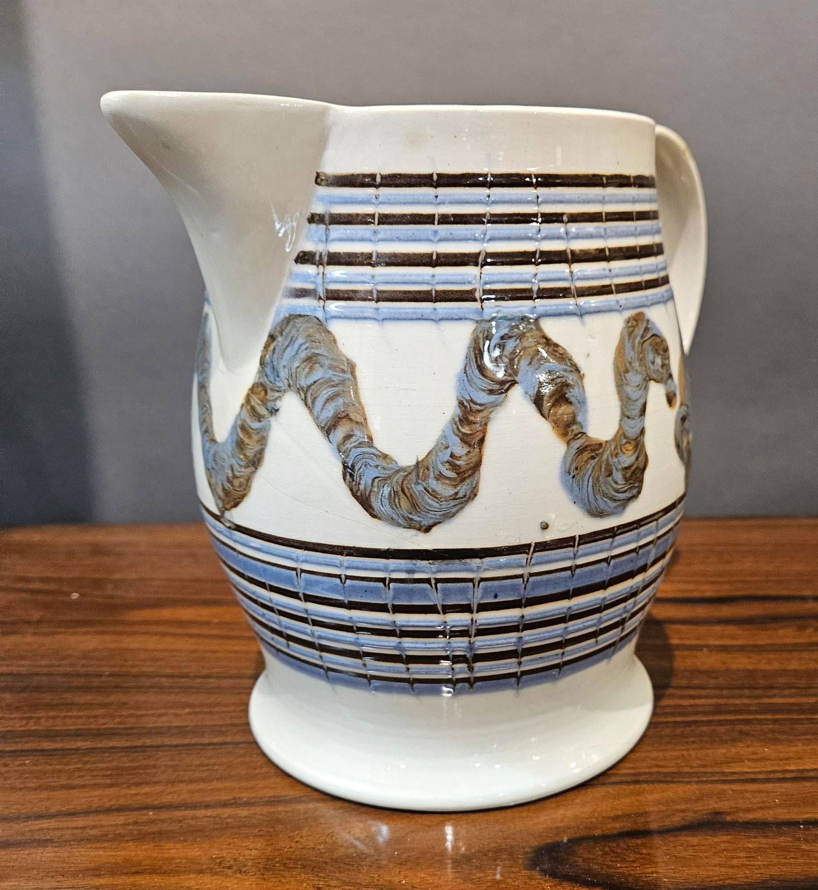 English Mocha Pottery Creamware Earthworm Jug - 3