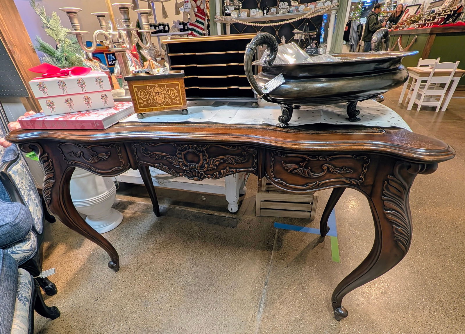 Vintage French Louis XV Style Carved Walnut Writing Desk With Leather Top - 7