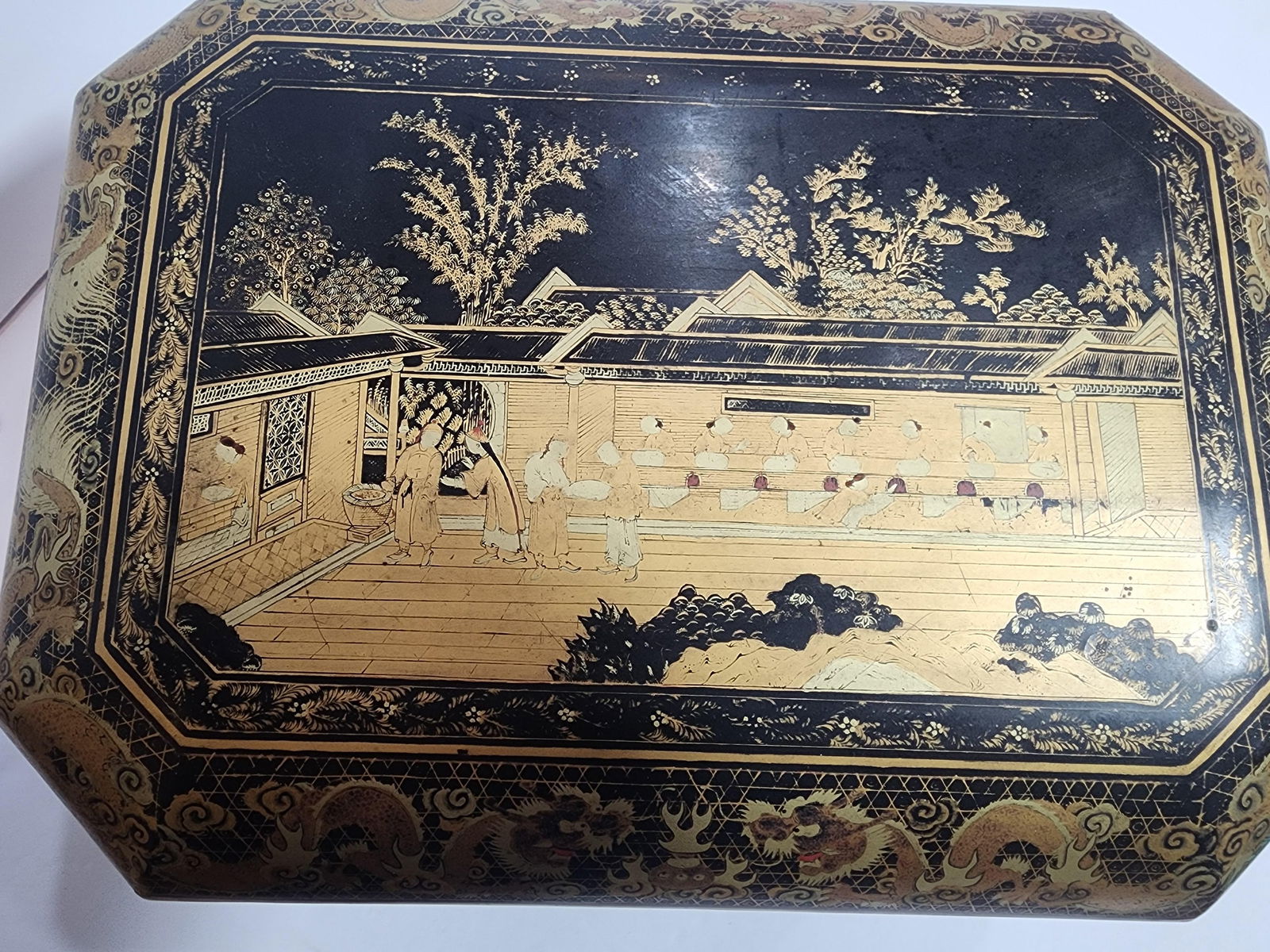 19th Century Chinese Gold and Black Lacquer Box - 2