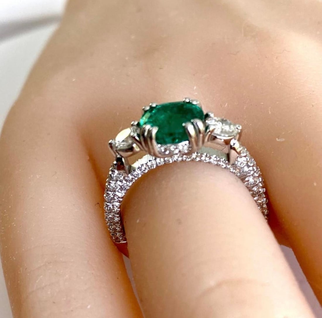 Gia Certified Colombian Emerald Diamond 2.85 Carat 18 Karat Gold Cocktail Ring, Size 6.5 - 6