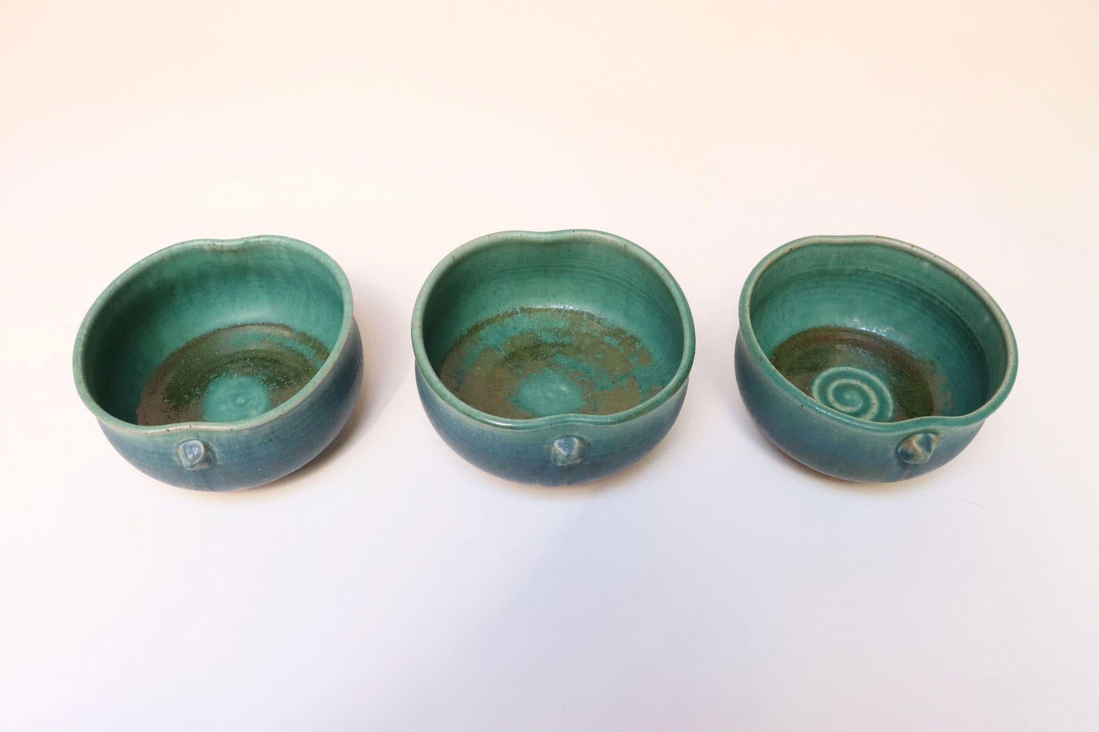 Set of Three Vintage Matte Teal Glaze Studio Ceramic Bowls by Deanna Nichols - 7