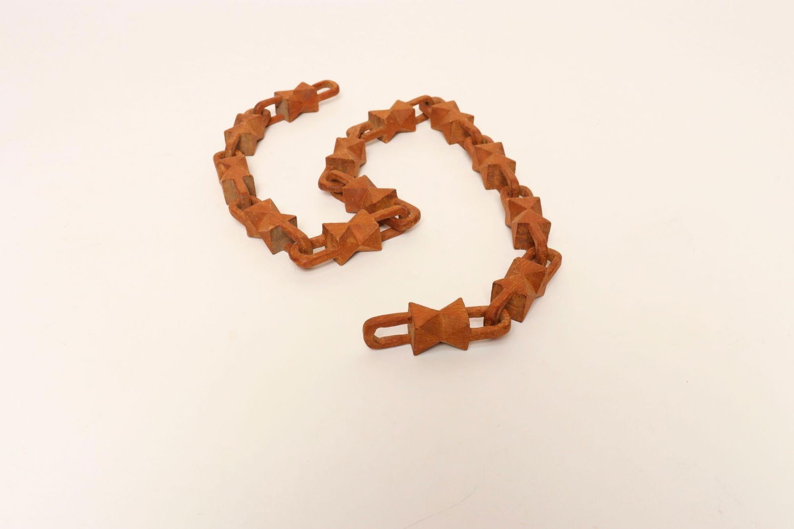 Vintage Folk Art Hand-Carved Bow Tie Whimsy Chain - 2