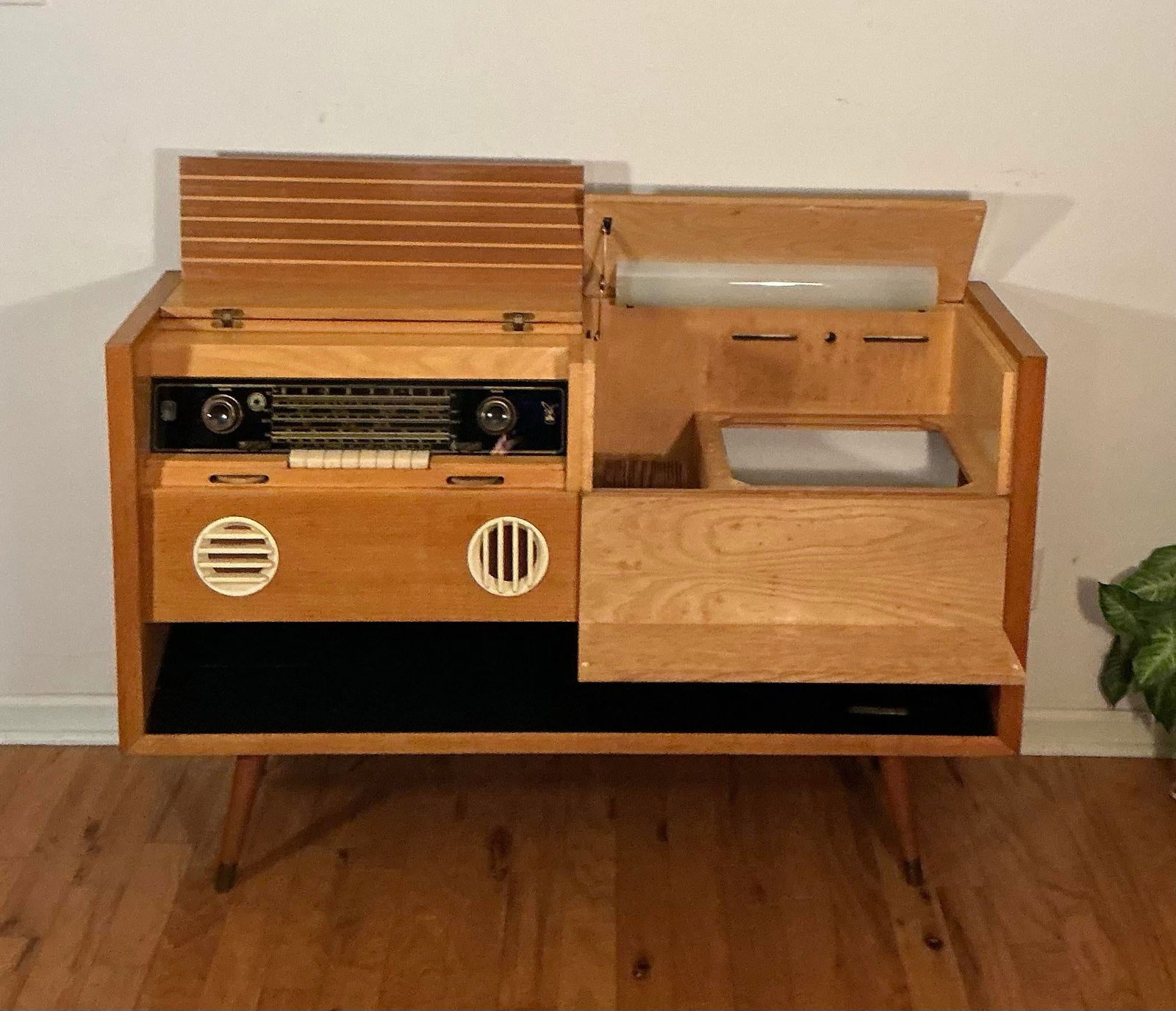 Mid-Century German Grundig Majestic 7080 Wf Stereo Console Radio, Circa 1955-1957 - 3