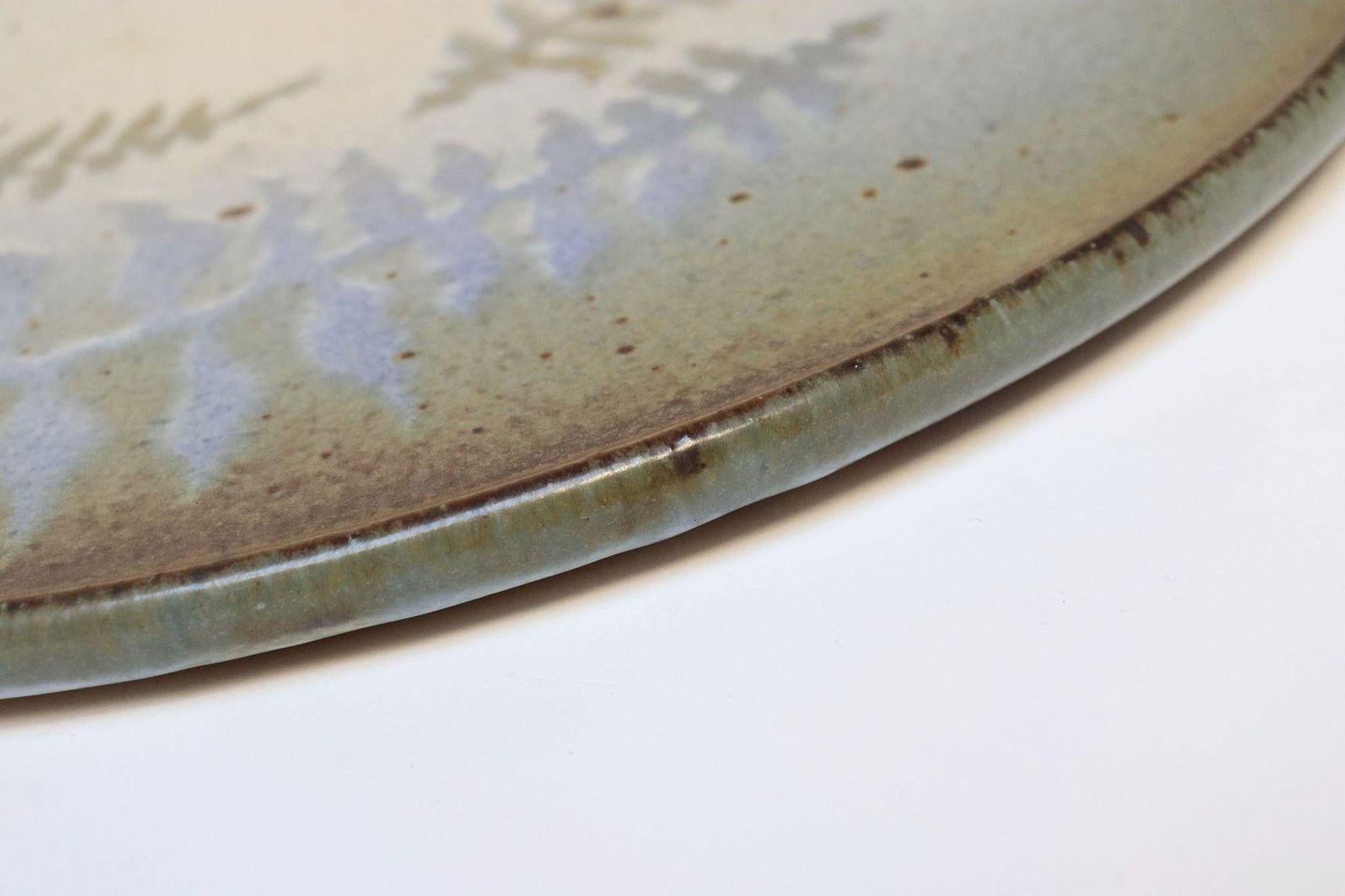 Vintage Studio Pottery Charger With Foliage Decoration by Deanna Nichols - 10