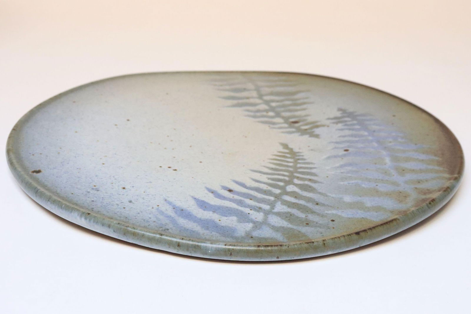 Vintage Studio Pottery Charger With Foliage Decoration by Deanna Nichols - 3