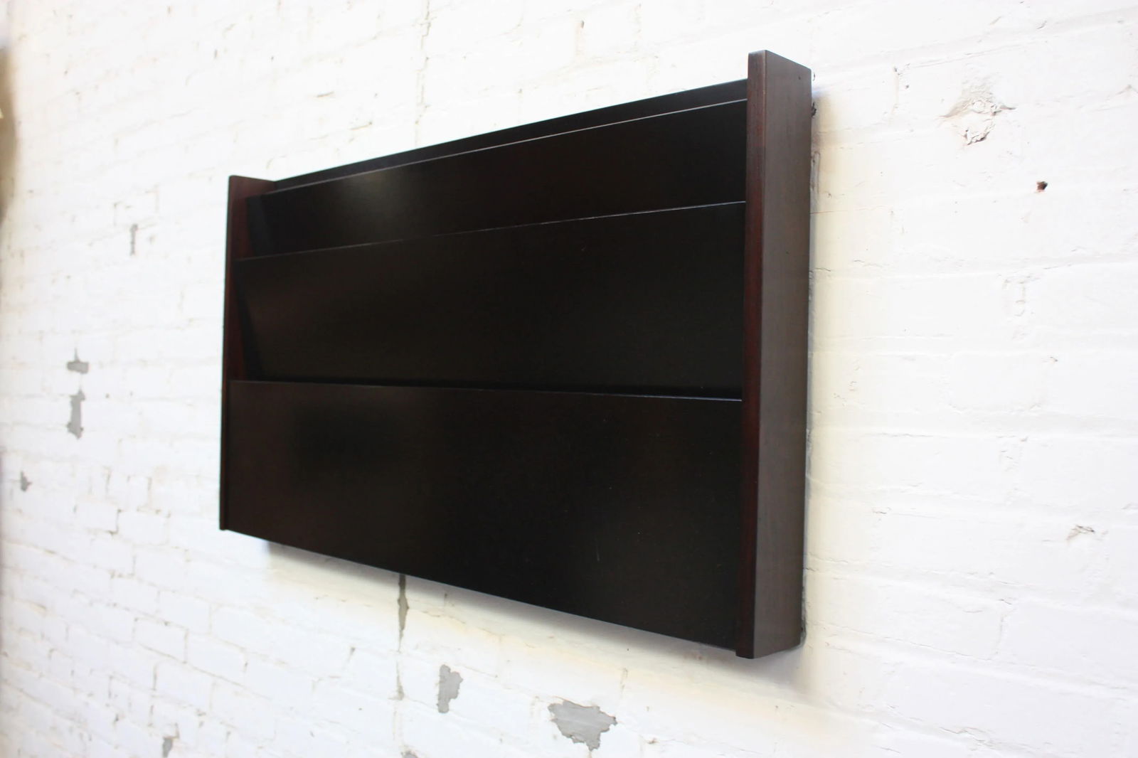 Large Peter Pepper Wall-Mounted Magazine Holder in Rosewood - 11