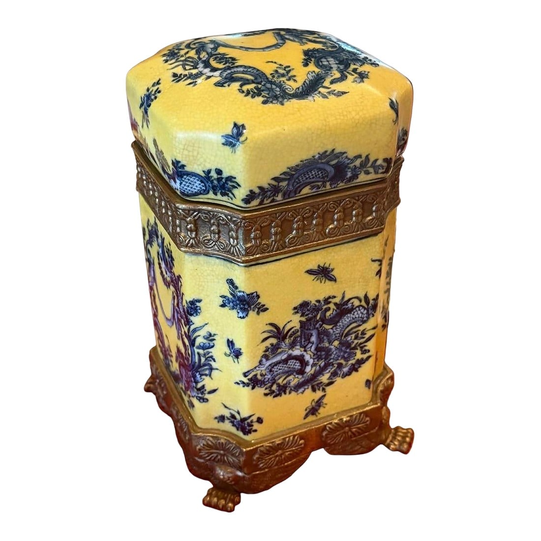 Vintage Wong Lee 1895 Chinoiserie Rococco Yellow & Blue Porcelain Ormolu Bronze Decorative Container: This sunny and stunning vintage Wong Lee 1895 porcelain 10" container features ornate ormolu-style banding and footing, a delicate blue play of Rococco / Chinoiserie floral scrollwork and playful