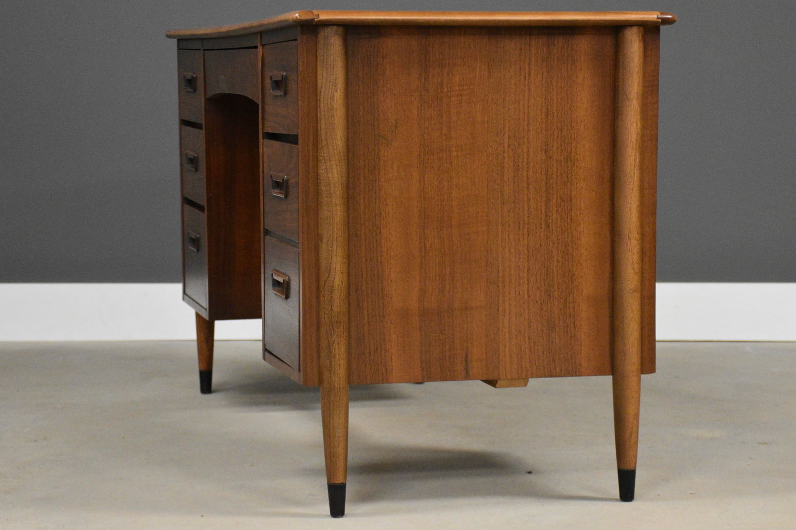1960s Lane Acclaim Walnut Mid Century Desk - 3