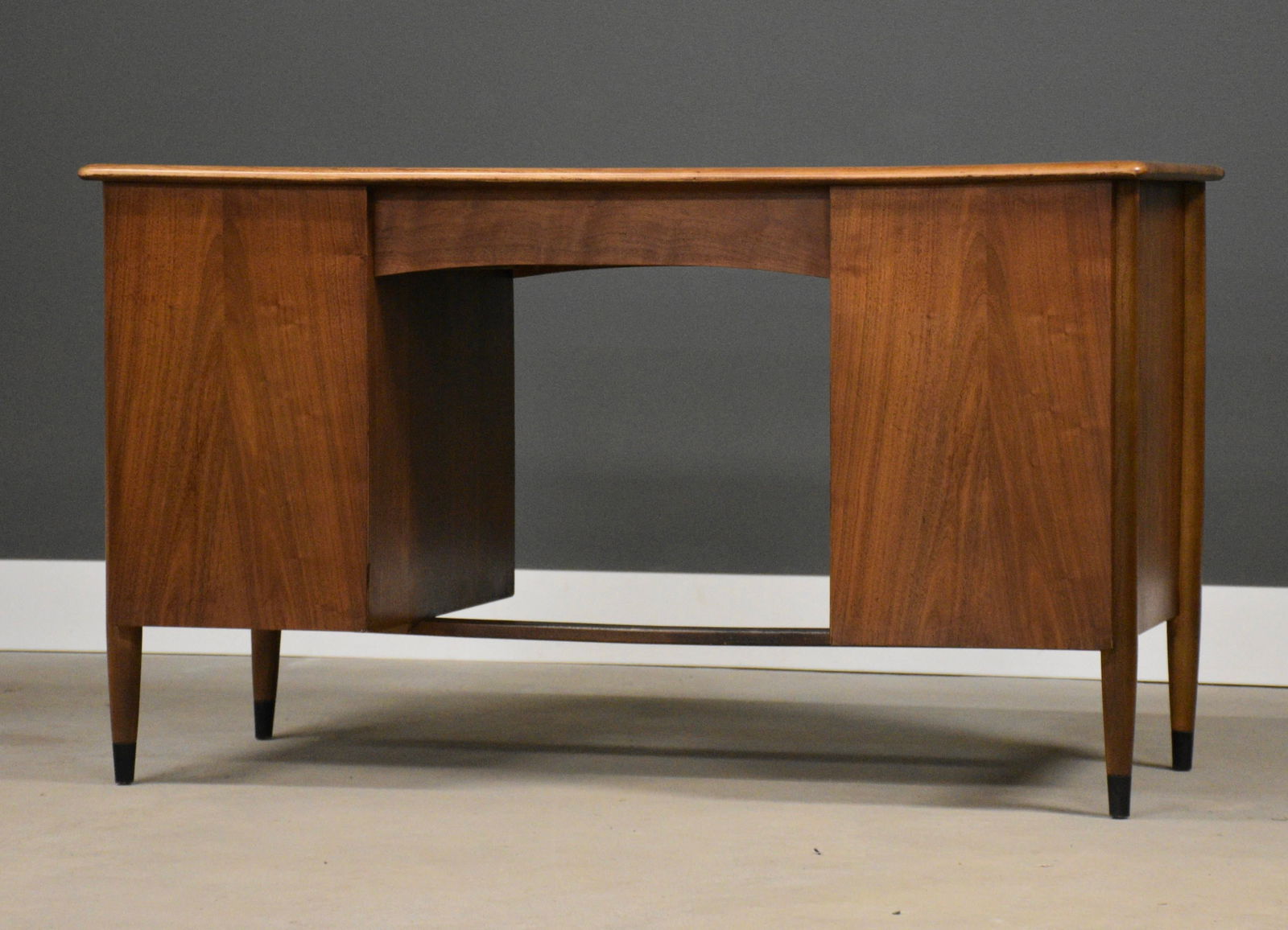 1960s Lane Acclaim Walnut Mid Century Desk - 4