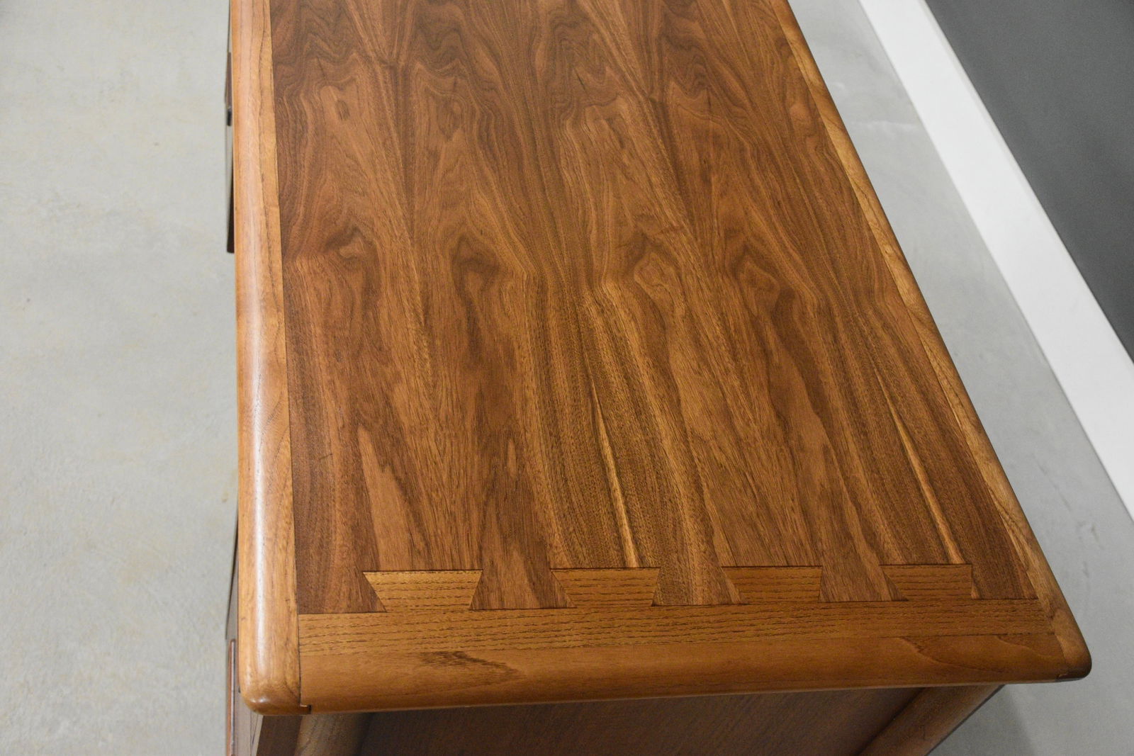 1960s Lane Acclaim Walnut Mid Century Desk - 9