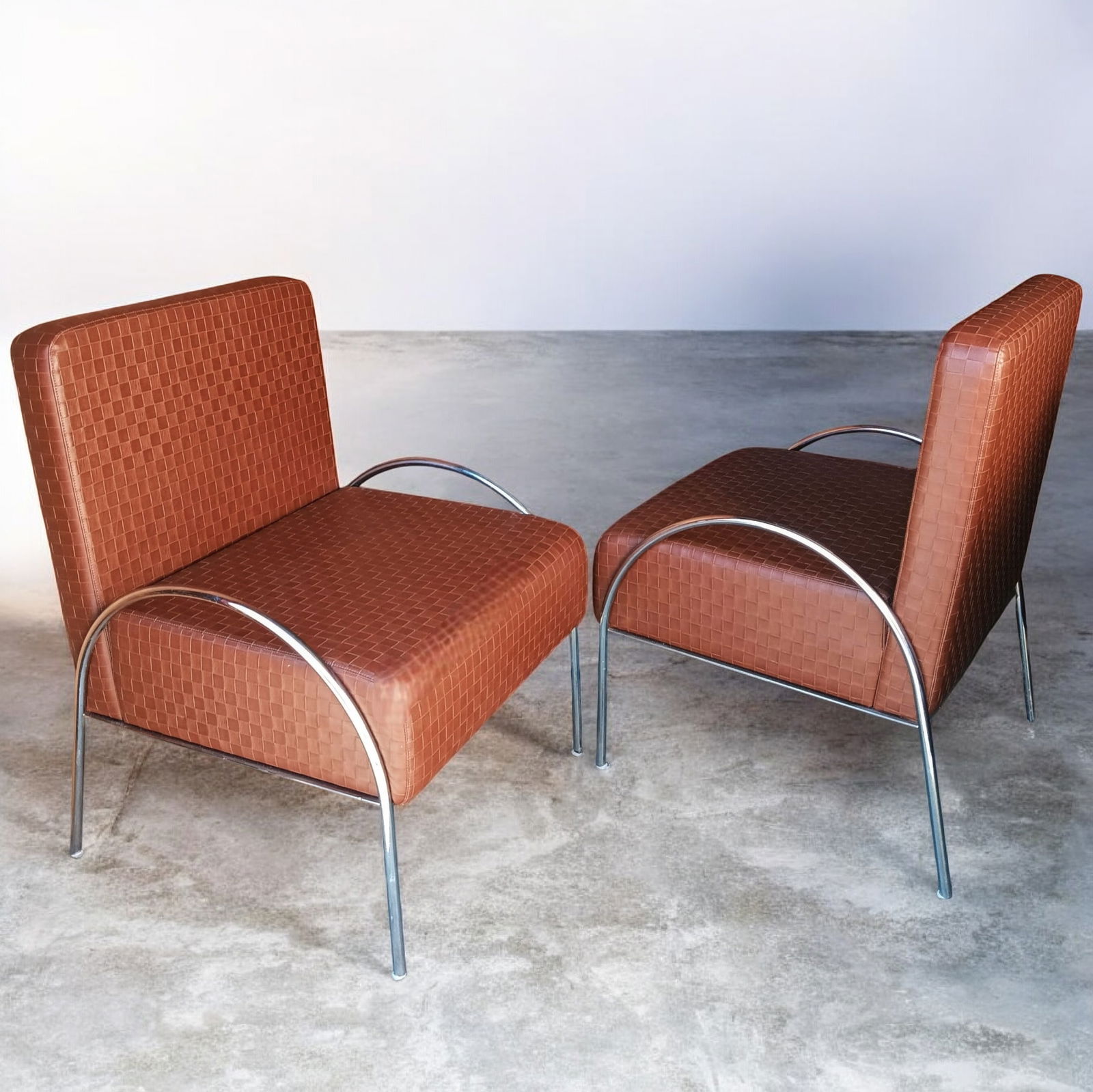 Elevate Your Space With a Pair of Rare Mid-Century Modern Chairs - 3