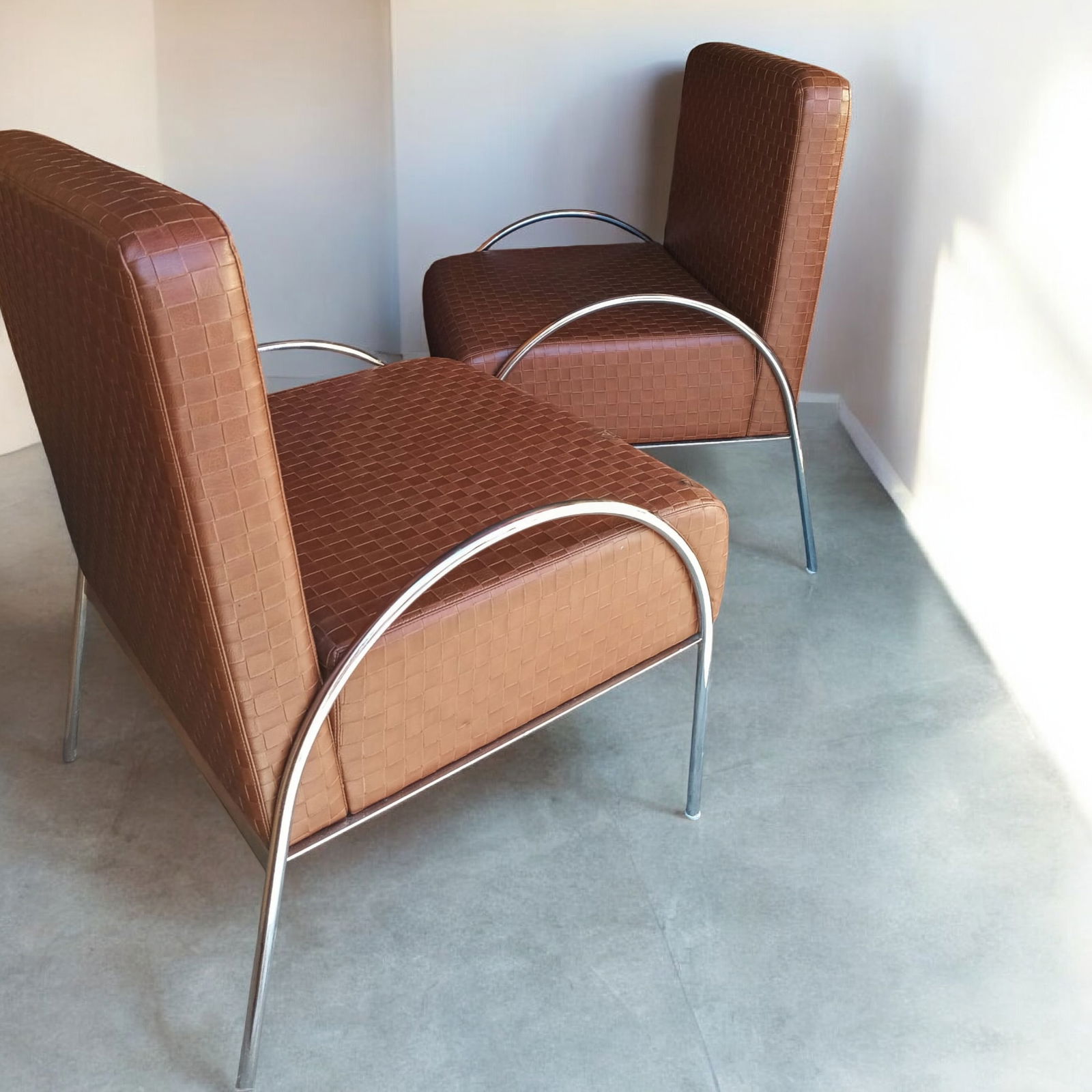Elevate Your Space With a Pair of Rare Mid-Century Modern Chairs - 4