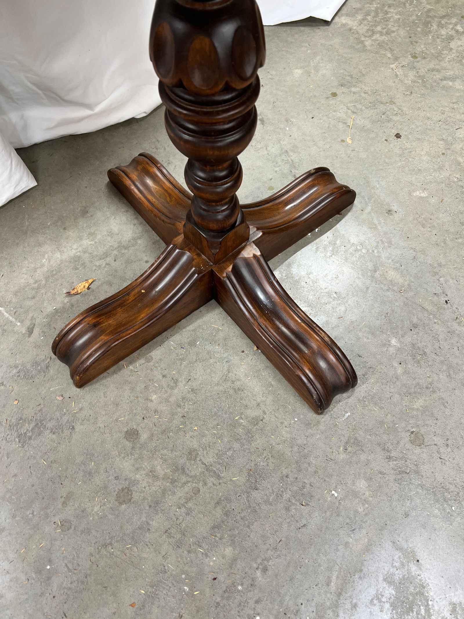 Antique Burl Walnut Wood Scalloped Edge Pedestal Table - 4