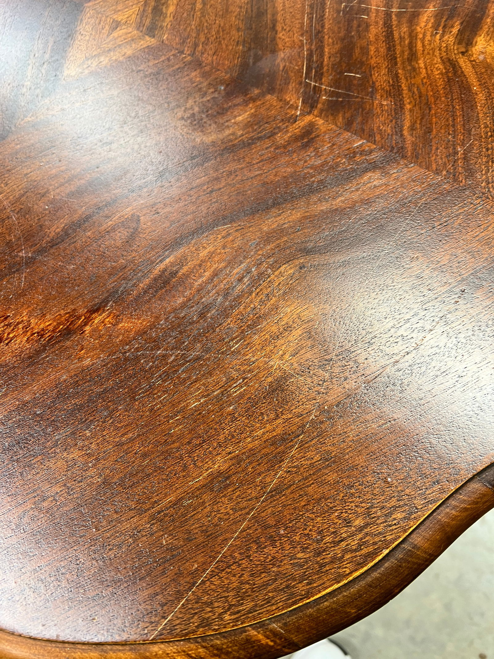 Antique Burl Walnut Wood Scalloped Edge Pedestal Table - 8