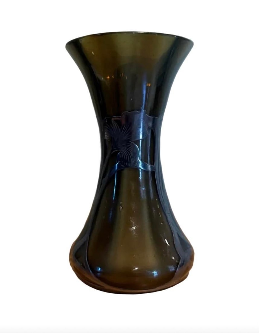 Early 20th Century Art Nouveau Green Glass Vase With Silver Floral Overlay - 10