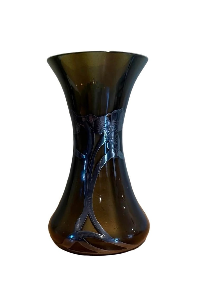 Early 20th Century Art Nouveau Green Glass Vase With Silver Floral Overlay - 11