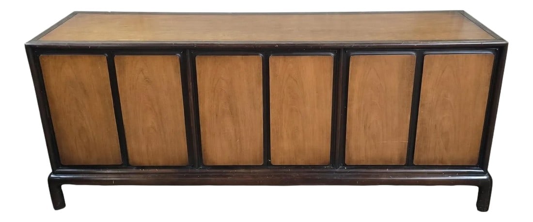 Vintage Mount Airy Mid-Century Modern Credenza Two-Tone Walnut Finish: Vintage Mount Airy Mid-Century Modern Credenza – Two-Tone Walnut Finish, Lightly Restored This elegant mid-century modern credenza was crafted by the Mount Airy Furniture Company of Mount