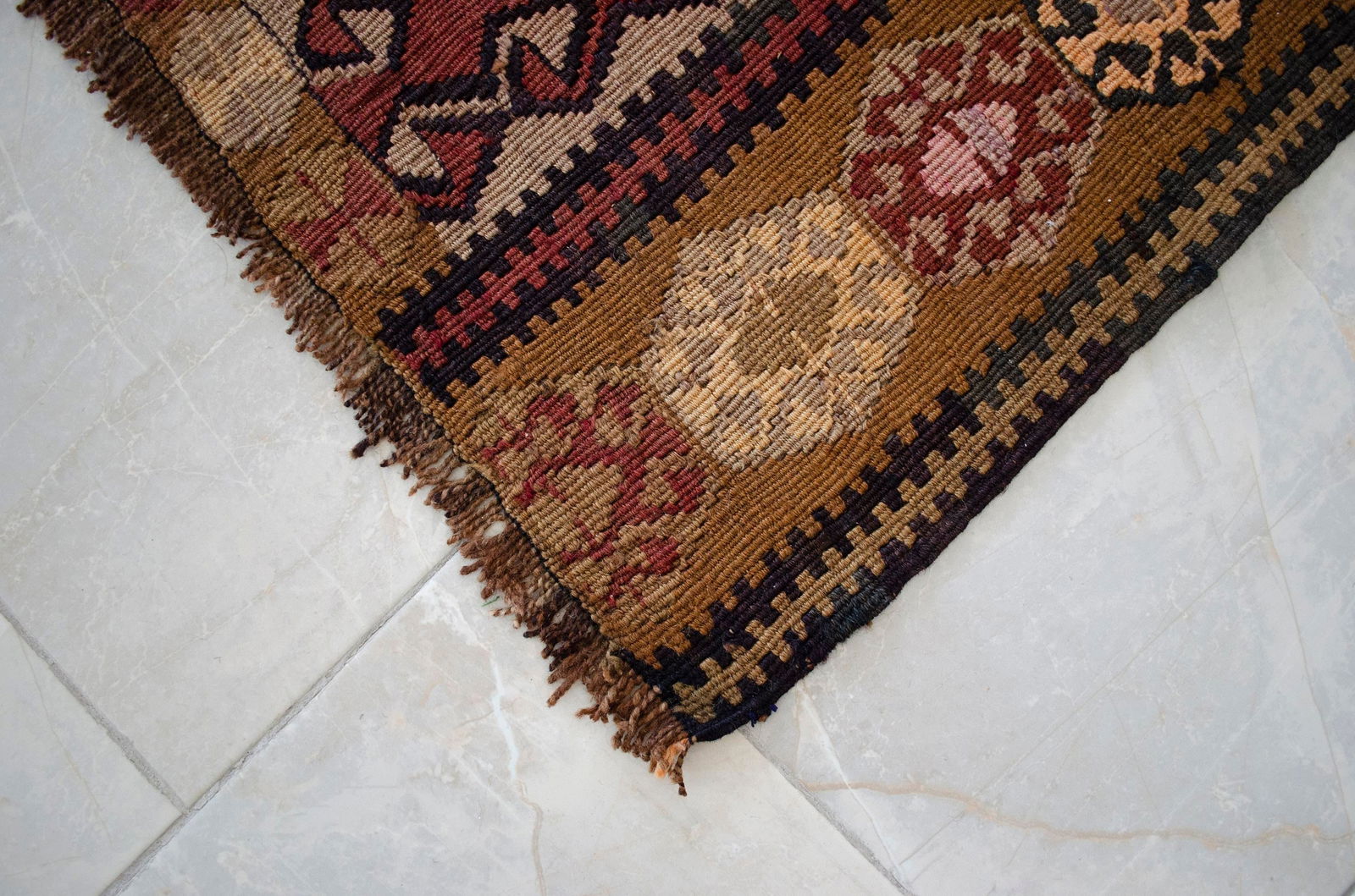 1970s Handwoven Turkish Kilim Rug Tribal Earth Tones Organic Wool Rug - 5"²5"³ X 12"² - 16