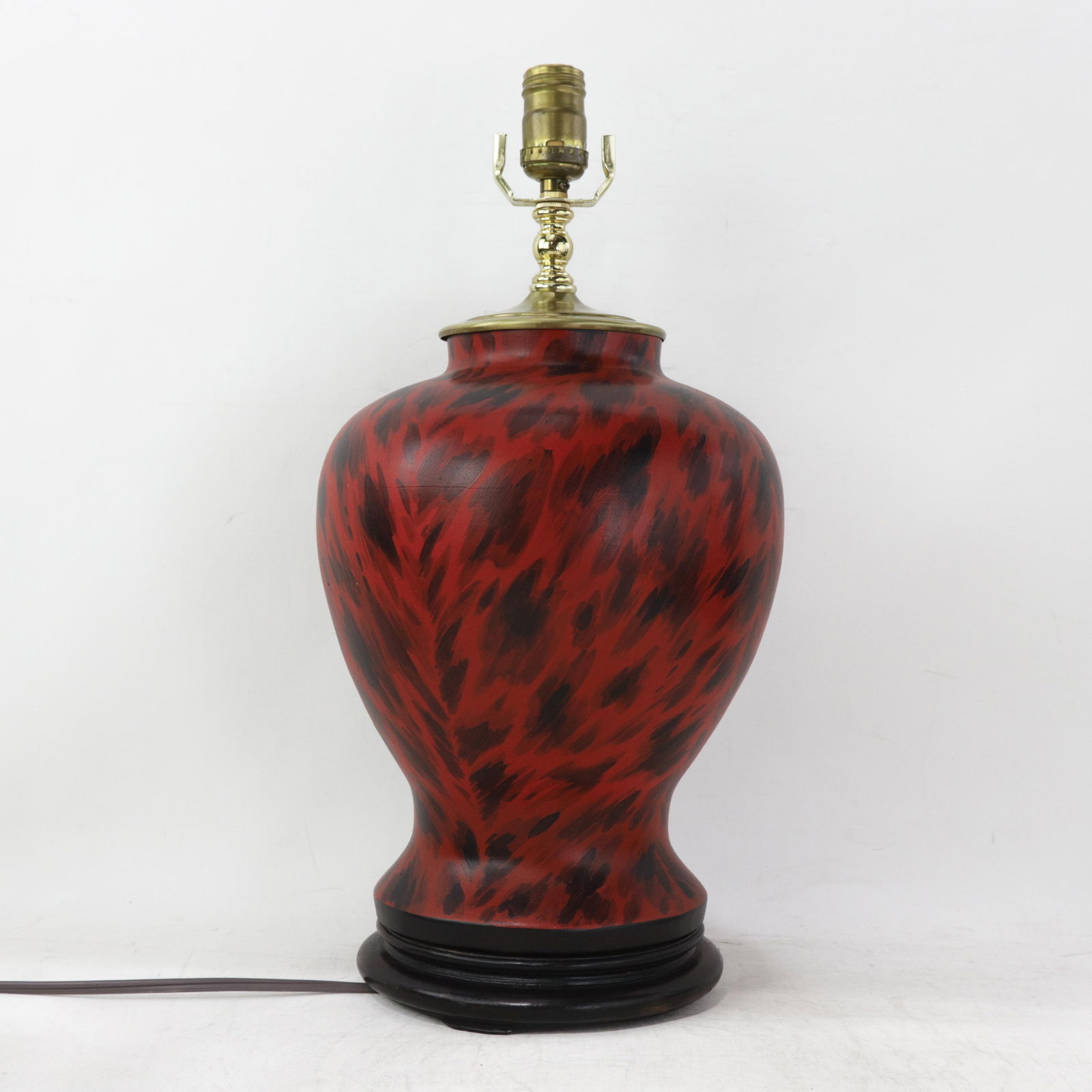 Pair of Vintage Hand Painted Red and Black Tortoiseshell Pattern Porcelain Table Lamps With Wood Bas - 11