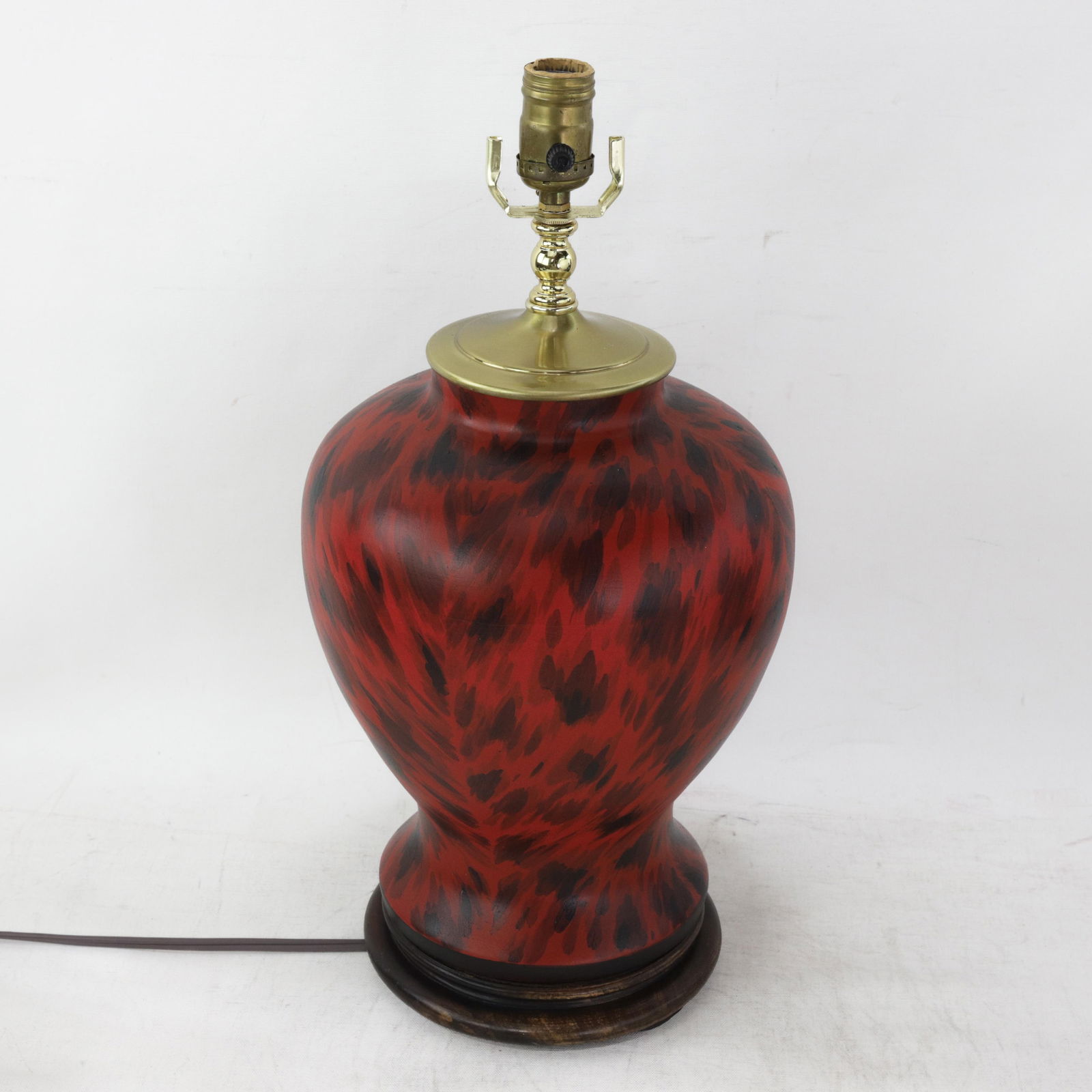Pair of Vintage Hand Painted Red and Black Tortoiseshell Pattern Porcelain Table Lamps With Wood Bas - 2