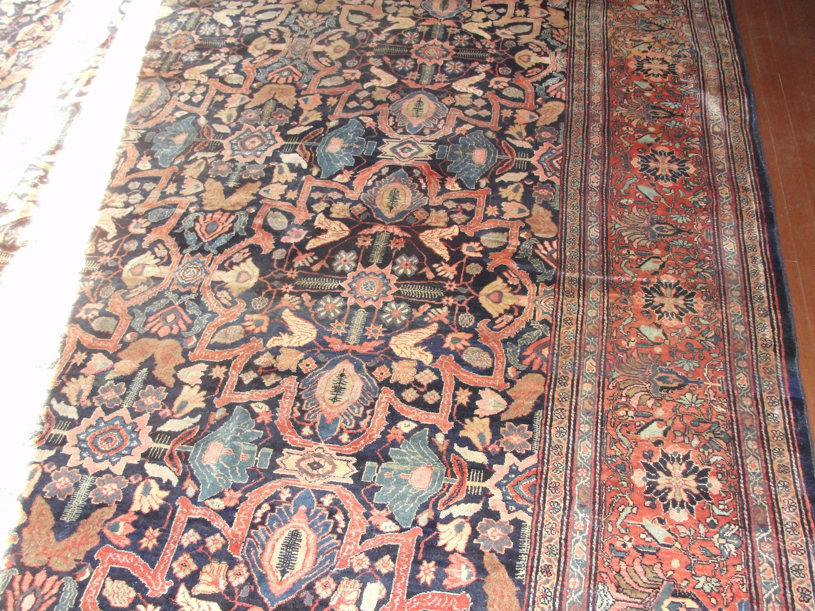 Antique Persian Feraghan Sarouk, the Most Unusual - 4