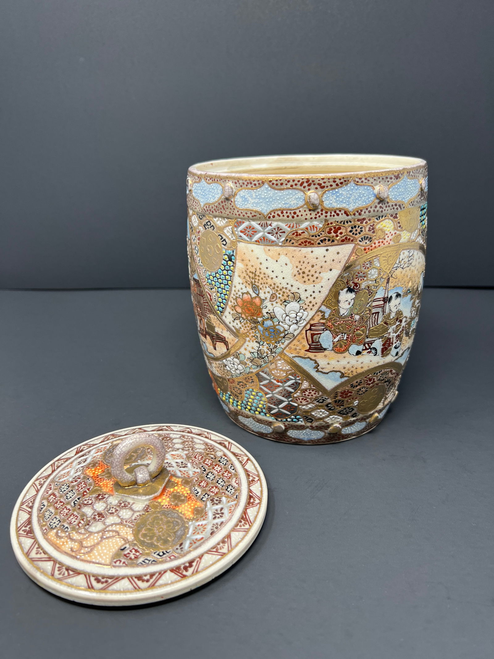 Antique Japanese Satsuma Lidded Biscuit Jar, Hand-Painted Gilt Moriage, Meiji c.1900 - 6