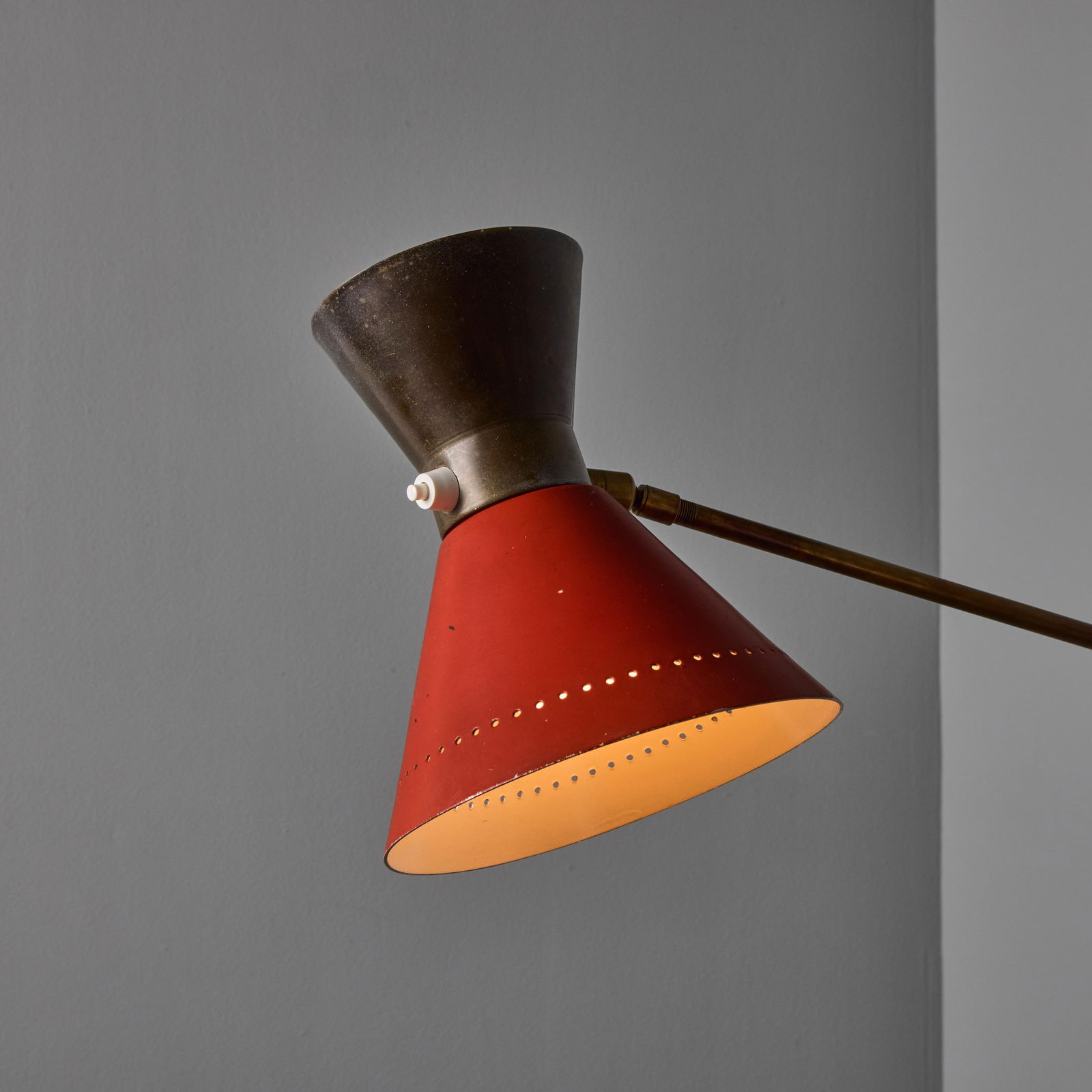 1960s Large Red and Grey Diabolo Articulating Wall Lamp Attributed to Pierre Guariche - 11